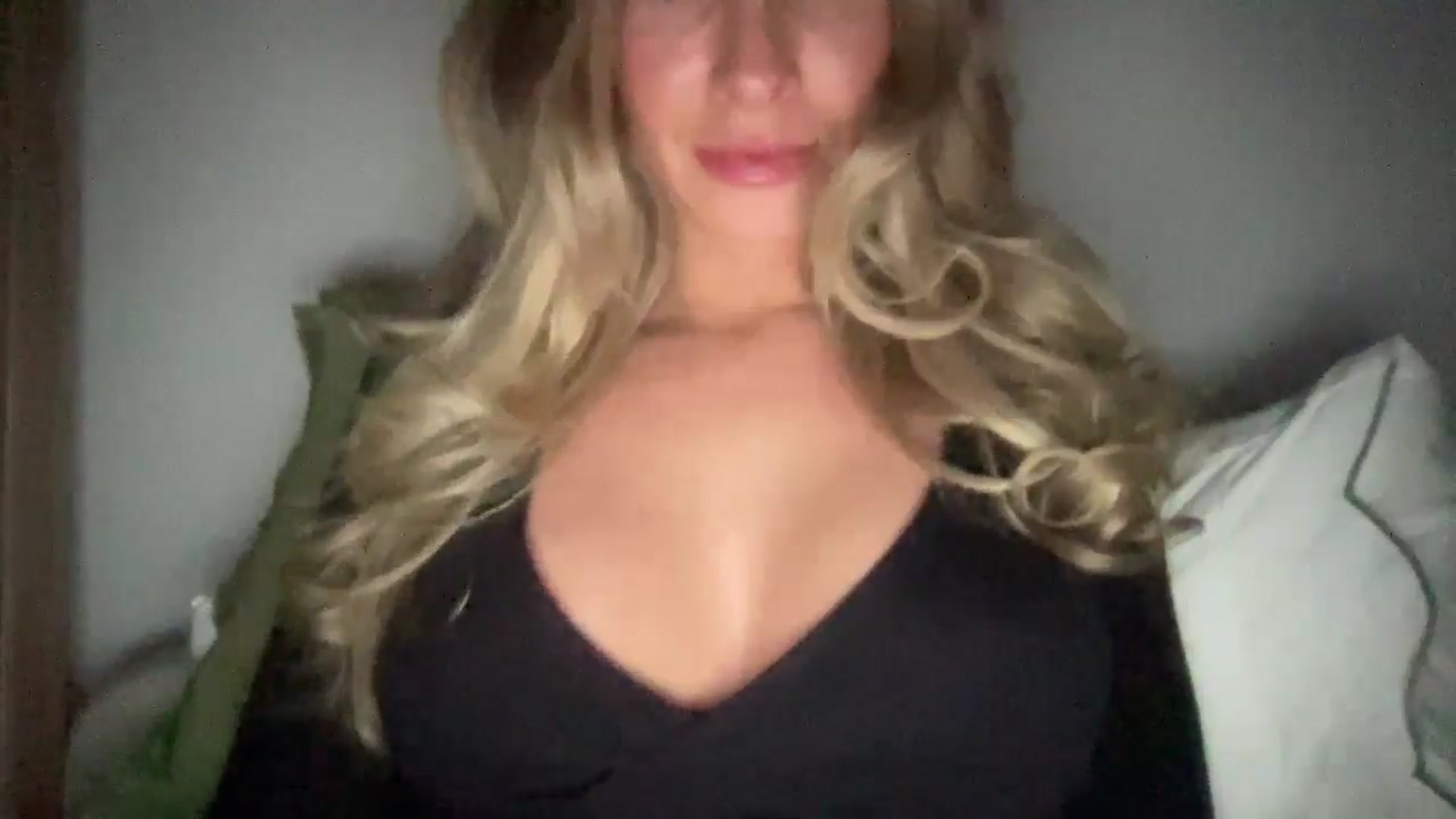 Gallery image thumbnail from MaySophiaa's myfreecams stream on, 01/10/2026, 01:09 image 3 of 20