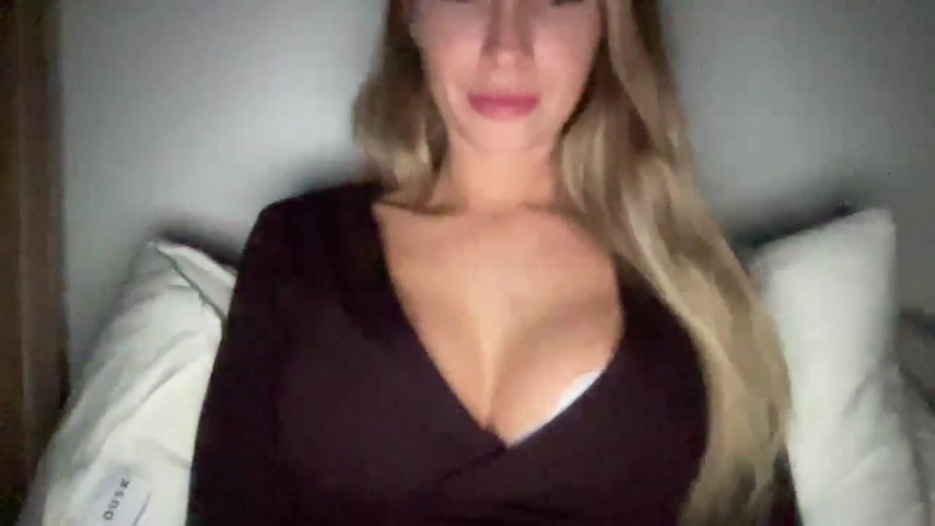 Gallery image thumbnail from MaySophiaa's myfreecams stream on, 01/22/2026, 01:00 image 15 of 20