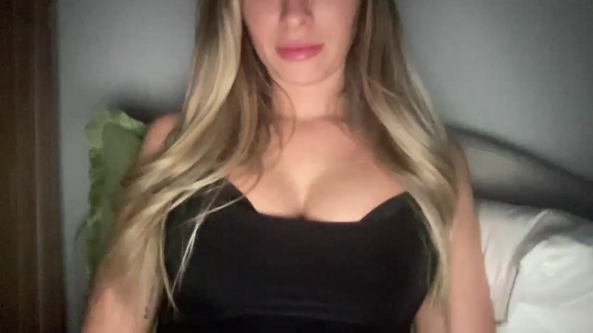 Gallery image thumbnail from MaySophiaa's myfreecams stream on, 01/30/2026, 23:23 image 12 of 20