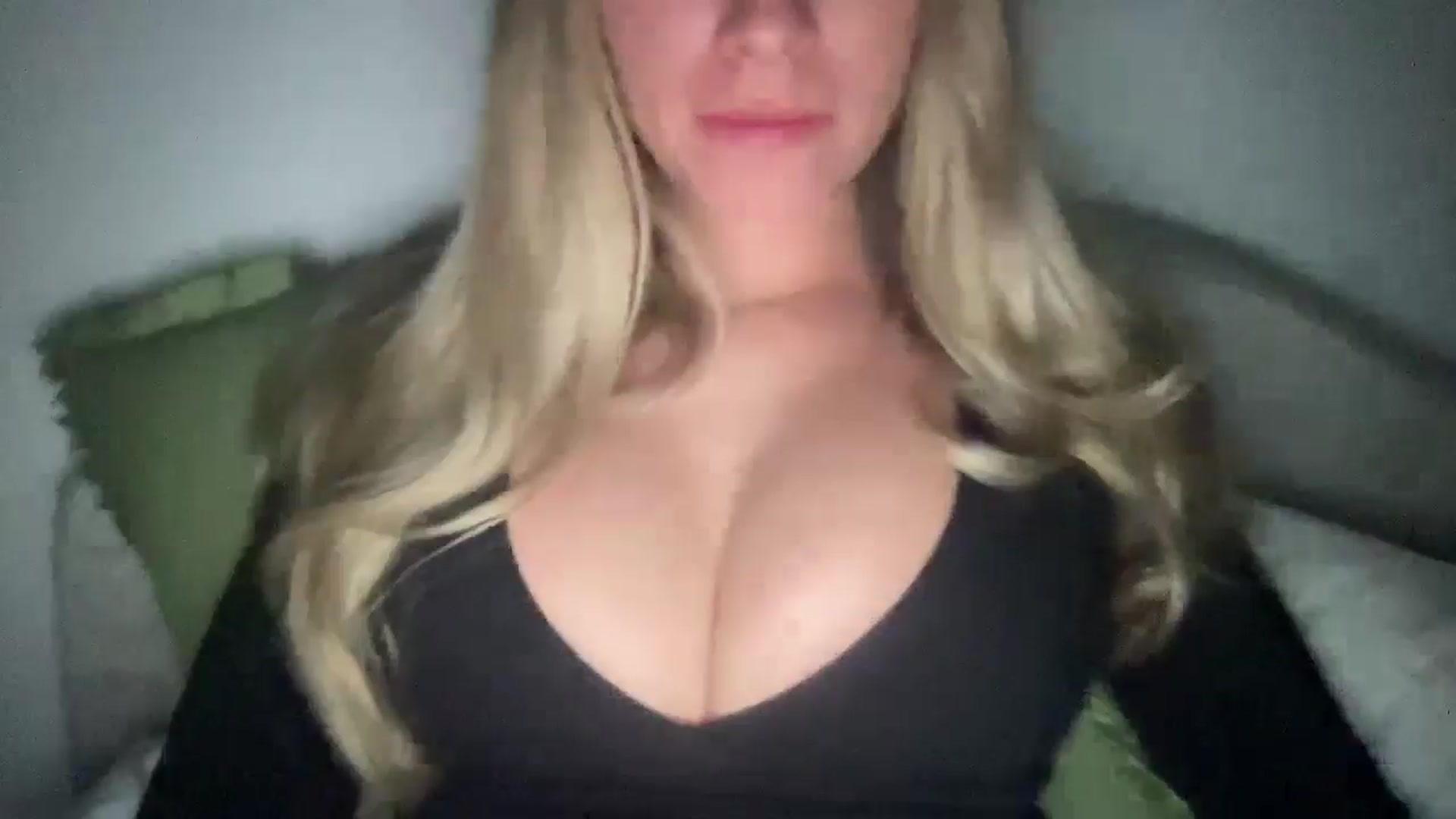 Gallery image thumbnail from MaySophiaa's myfreecams stream on, 02/25/2026, 01:36 image 19 of 20