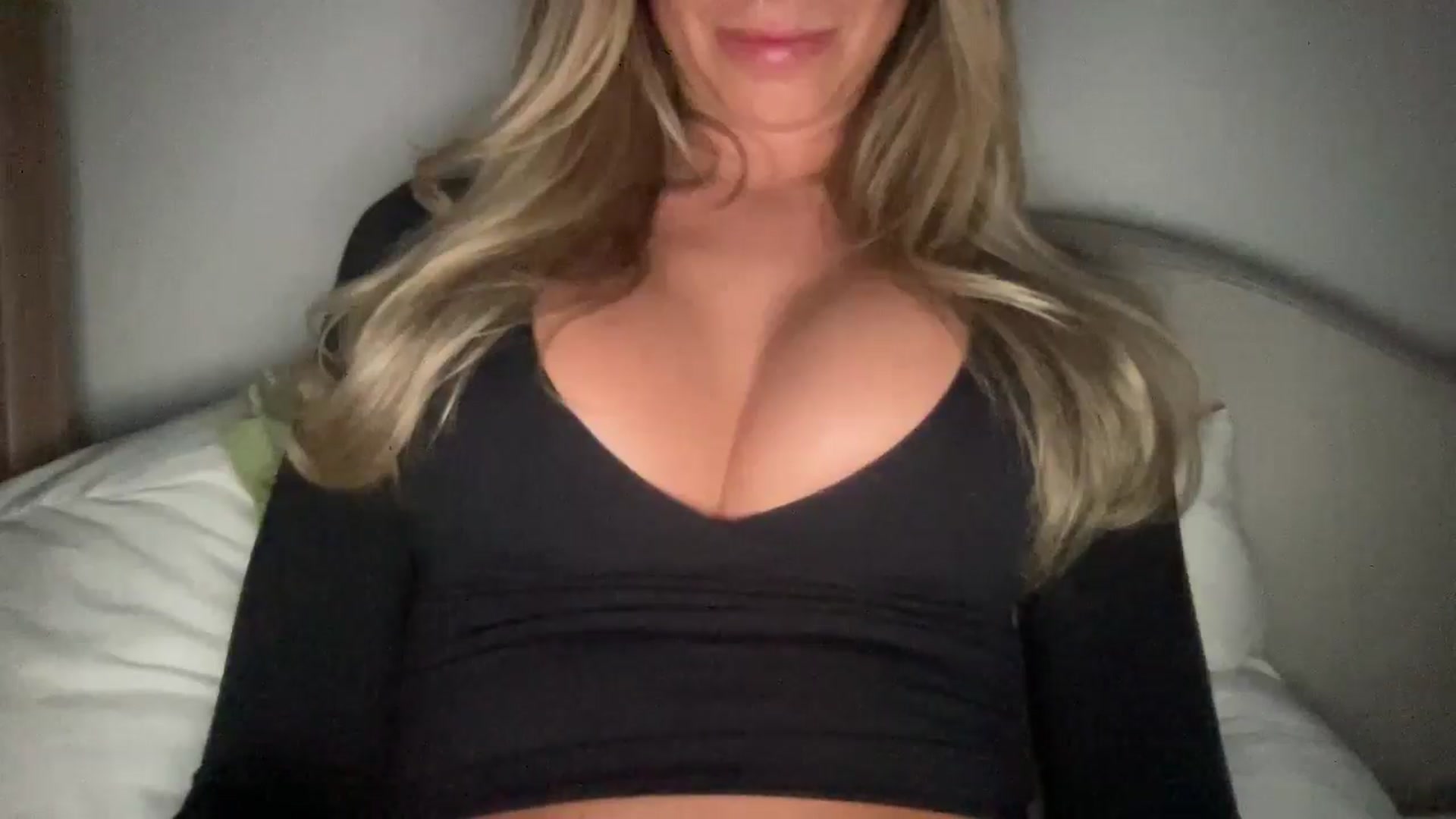 Gallery image thumbnail from MaySophiaa's myfreecams stream on, 03/09/2026, 22:47 image 20 of 20