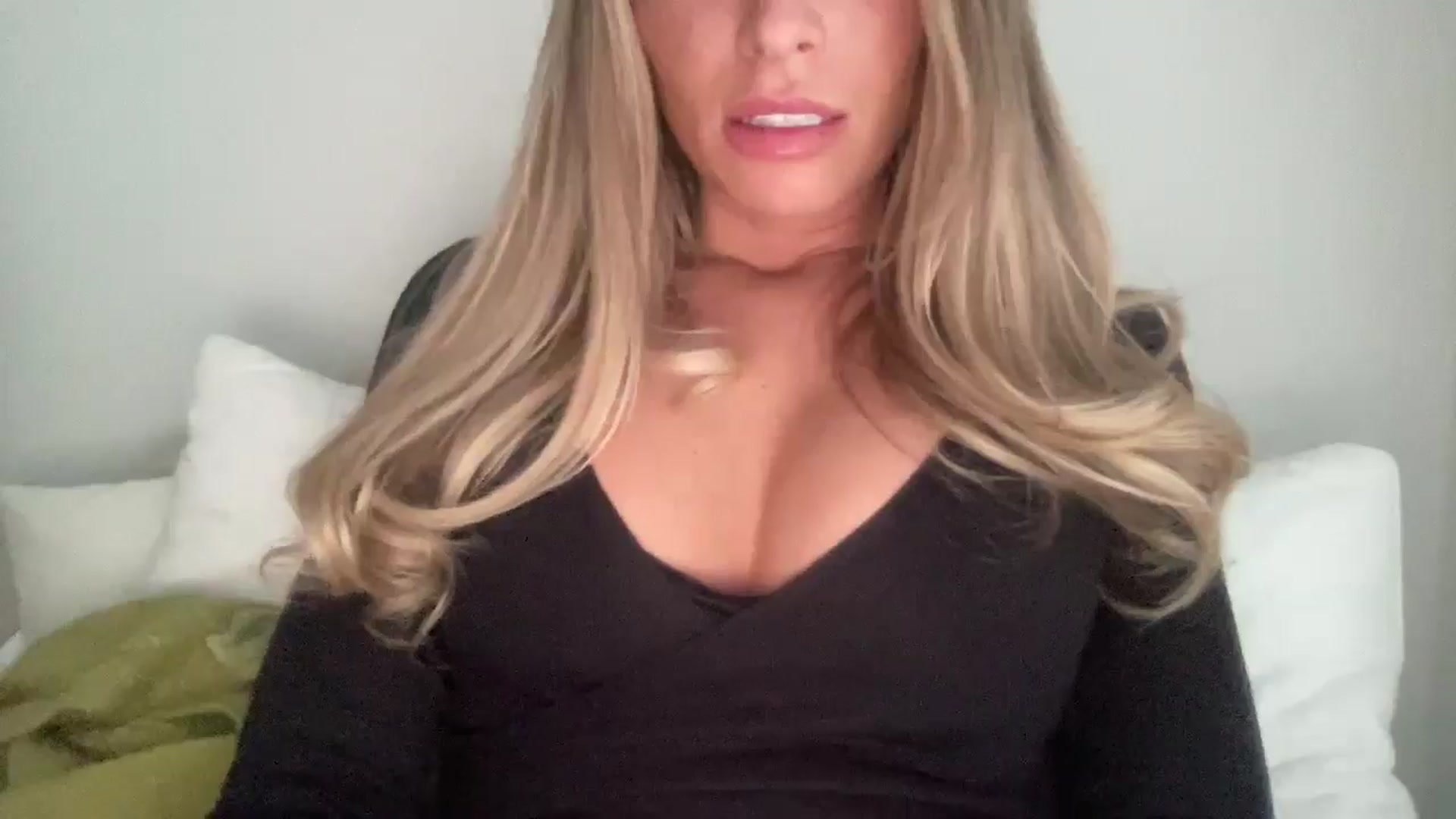 Gallery image thumbnail from MaySophiaa's myfreecams stream on, 03/12/2026, 12:54 image 13 of 20