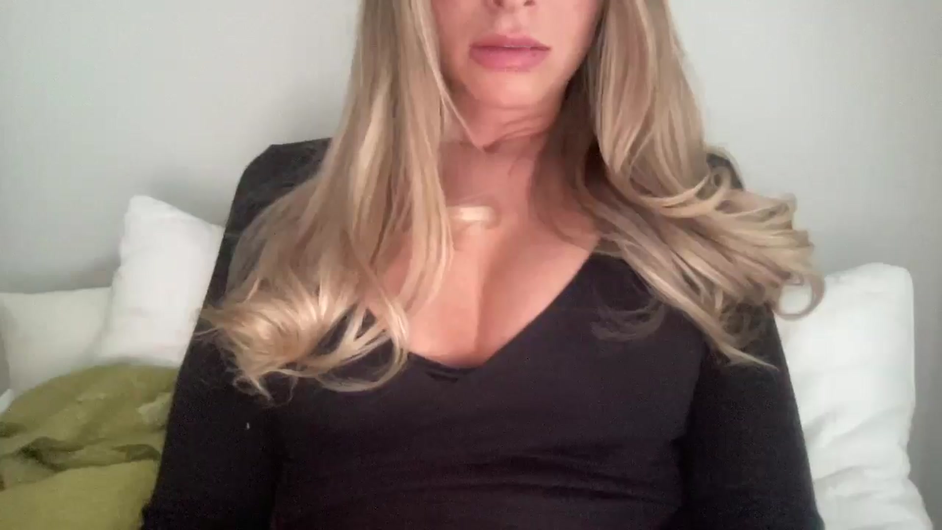 Gallery image thumbnail from MaySophiaa's myfreecams stream on, 03/12/2026, 12:54 image 9 of 20