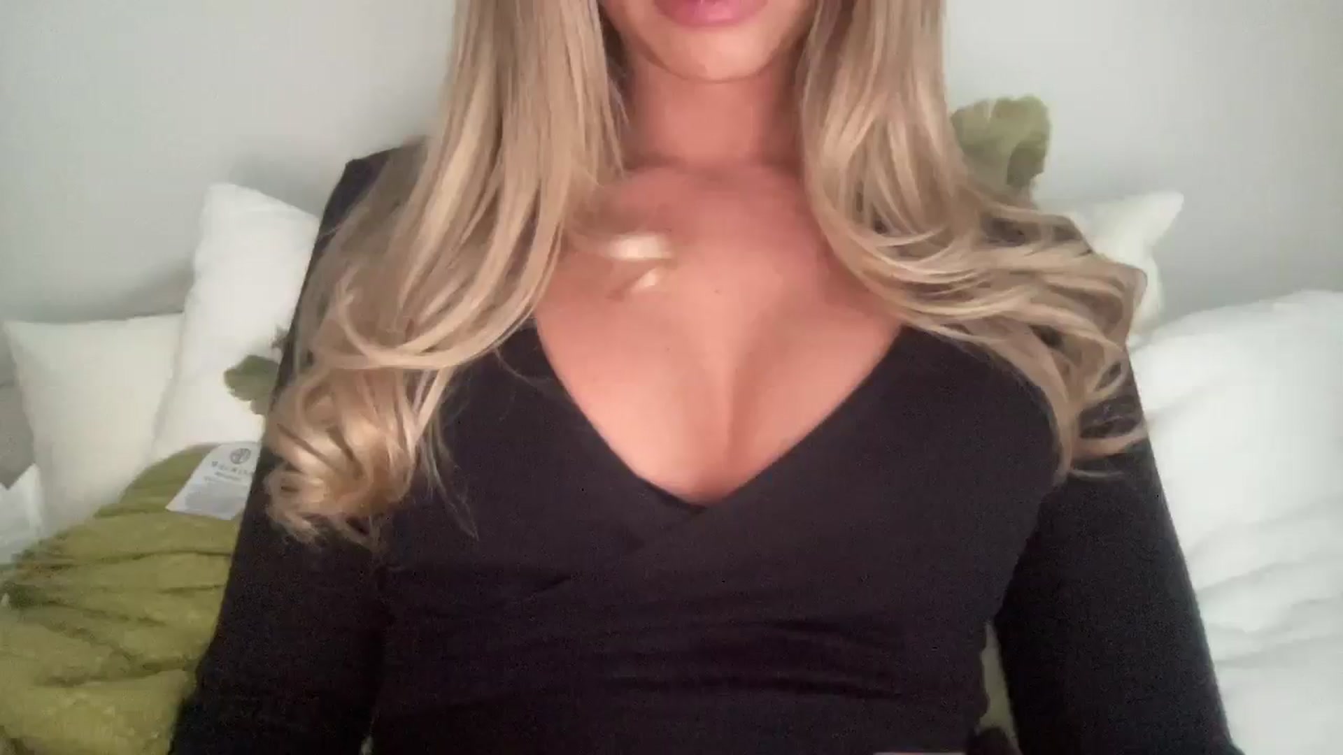 Gallery image thumbnail from MaySophiaa's myfreecams stream on, 03/12/2026, 13:49 image 17 of 20