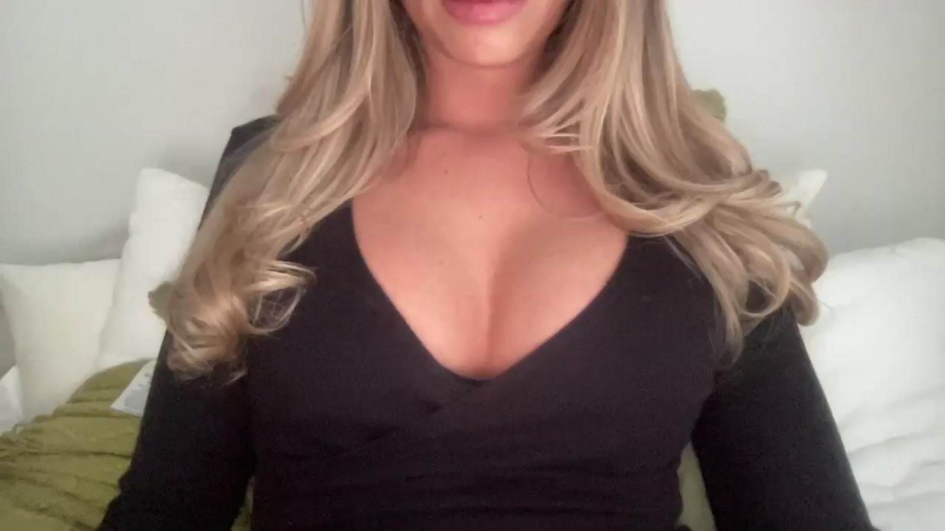 Gallery image thumbnail from MaySophiaa's myfreecams stream on, 03/12/2026, 13:49 image 5 of 20