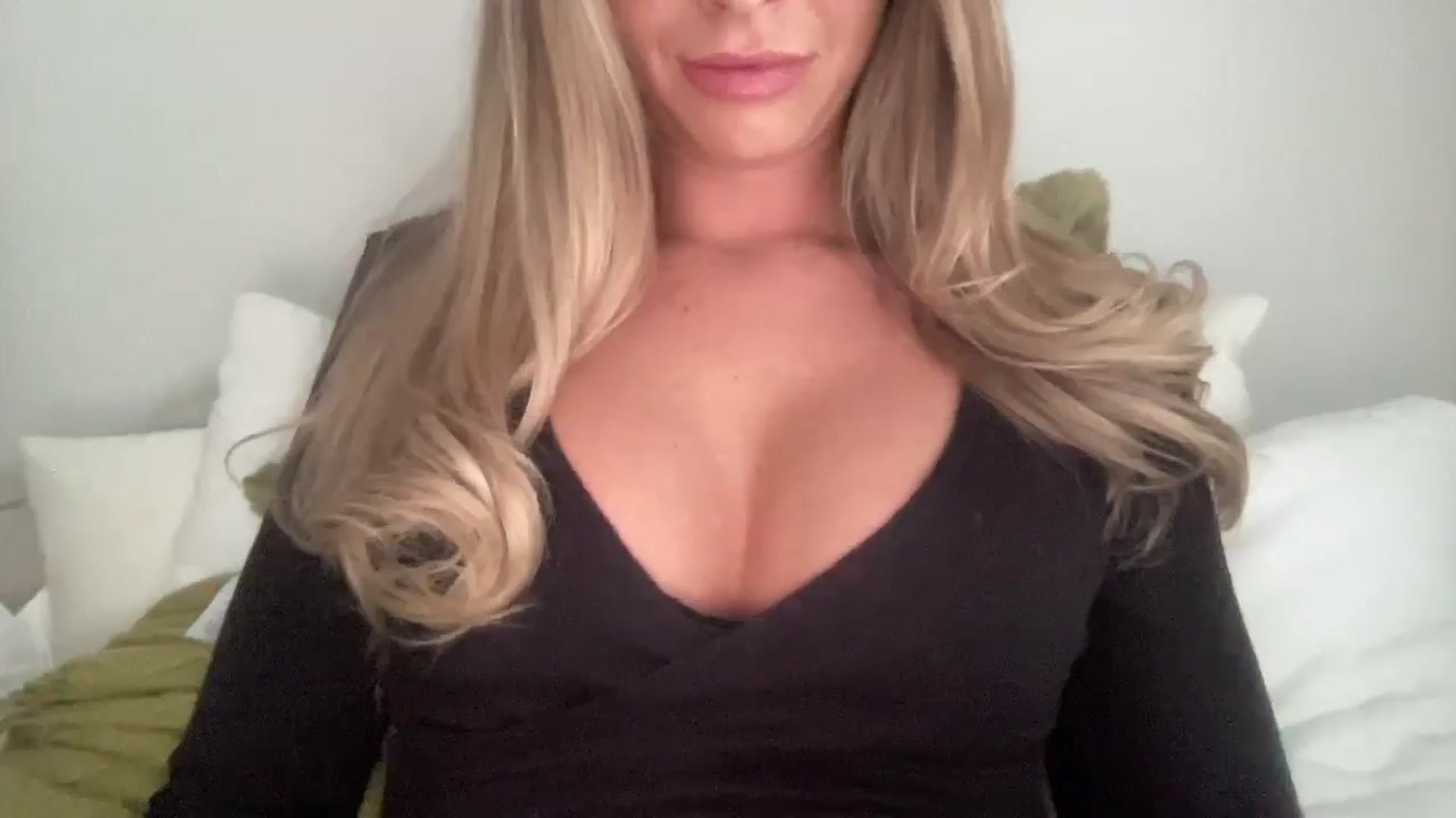 Gallery image thumbnail from MaySophiaa's myfreecams stream on, 03/12/2026, 13:49 image 7 of 20