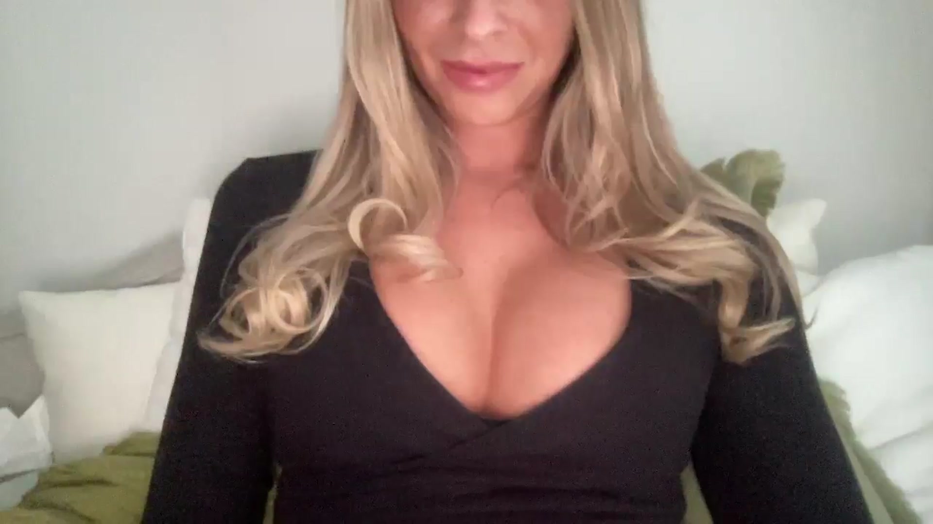 Gallery image thumbnail from MaySophiaa's myfreecams stream on, 03/12/2026, 14:42 image 6 of 20