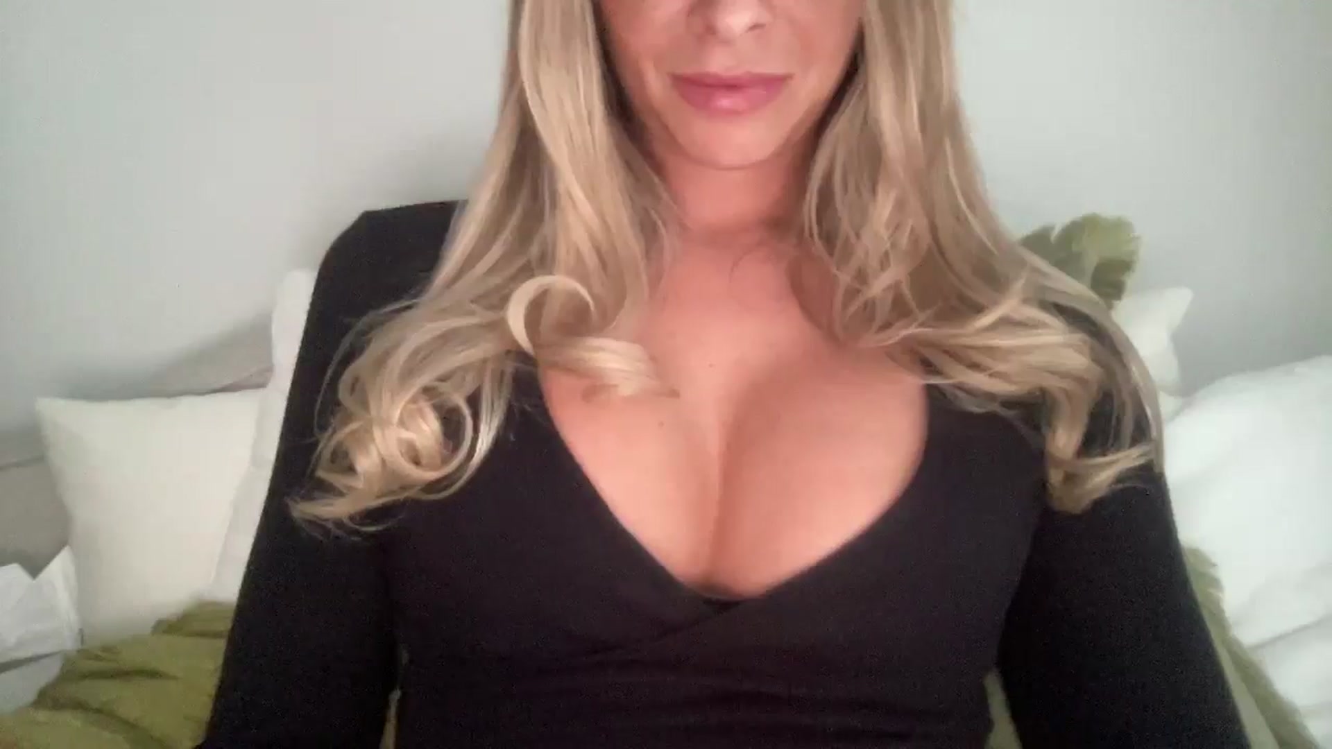 Gallery image thumbnail from MaySophiaa's myfreecams stream on, 03/12/2026, 14:42 image 5 of 20