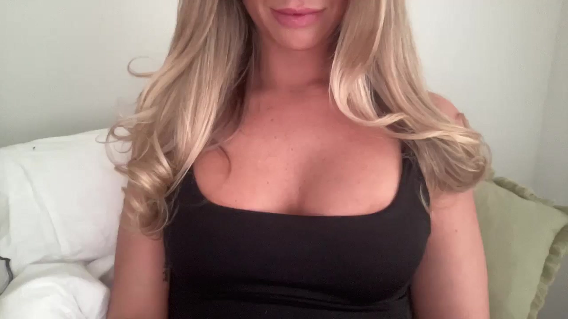 Gallery image thumbnail from MaySophiaa's myfreecams stream on, 03/21/2026, 17:53 image 7 of 20