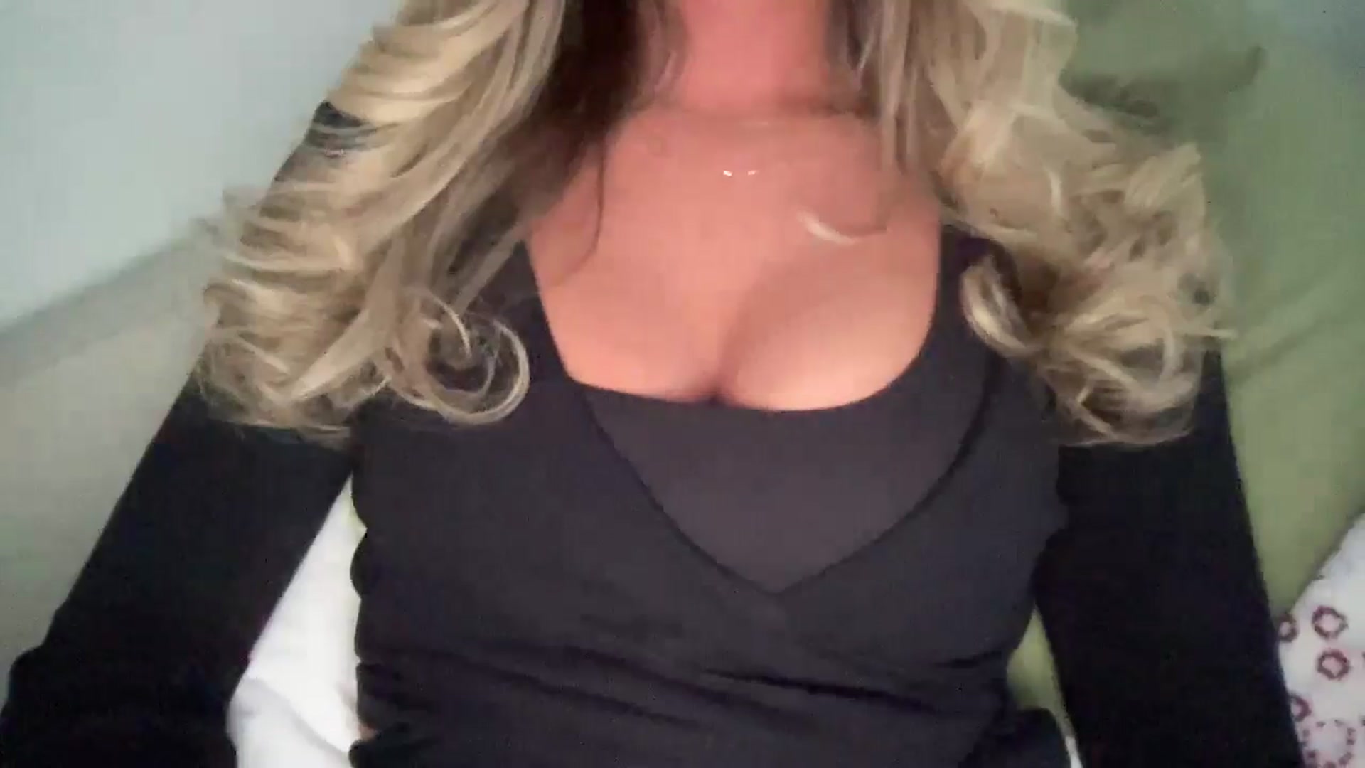 Gallery image thumbnail from MaySophiaa's myfreecams stream on, 04/16/2026, 16:17 image 2 of 20
