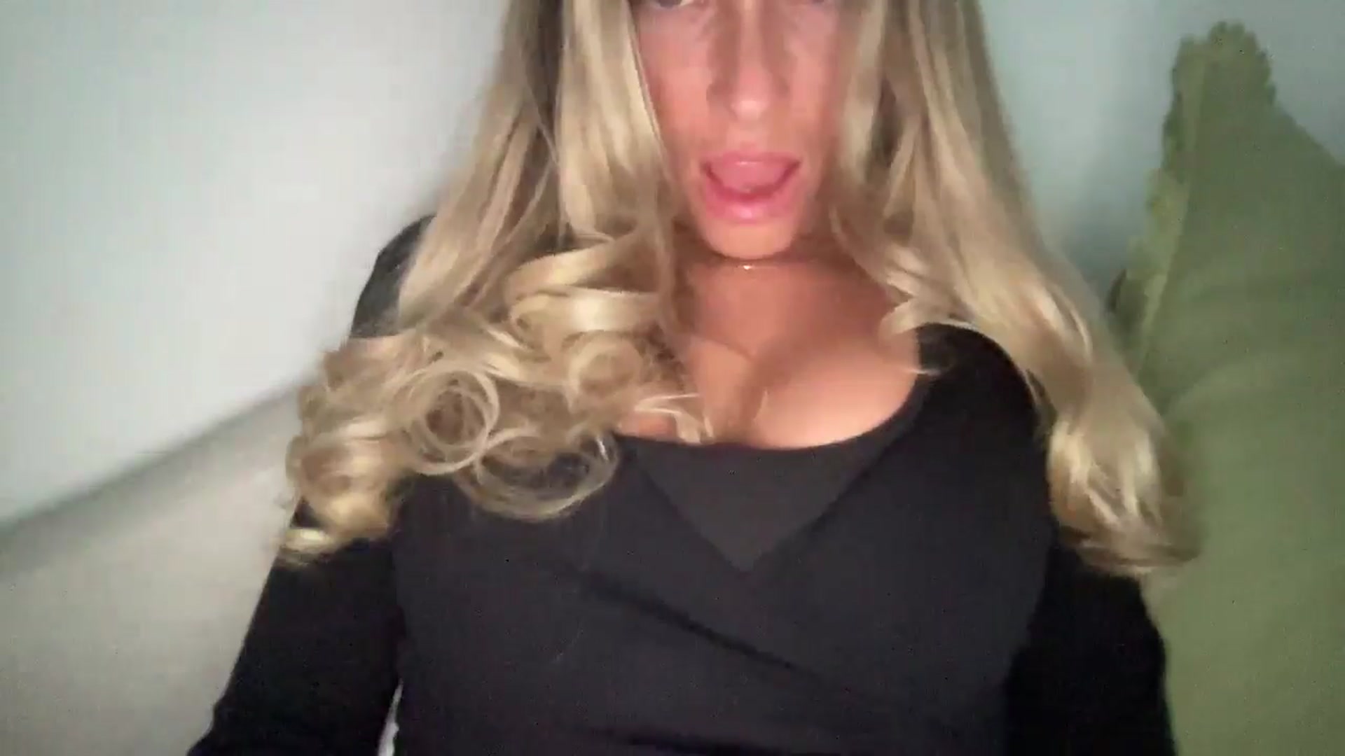 Gallery image thumbnail from MaySophiaa's myfreecams stream on, 04/16/2026, 17:07 image 12 of 20