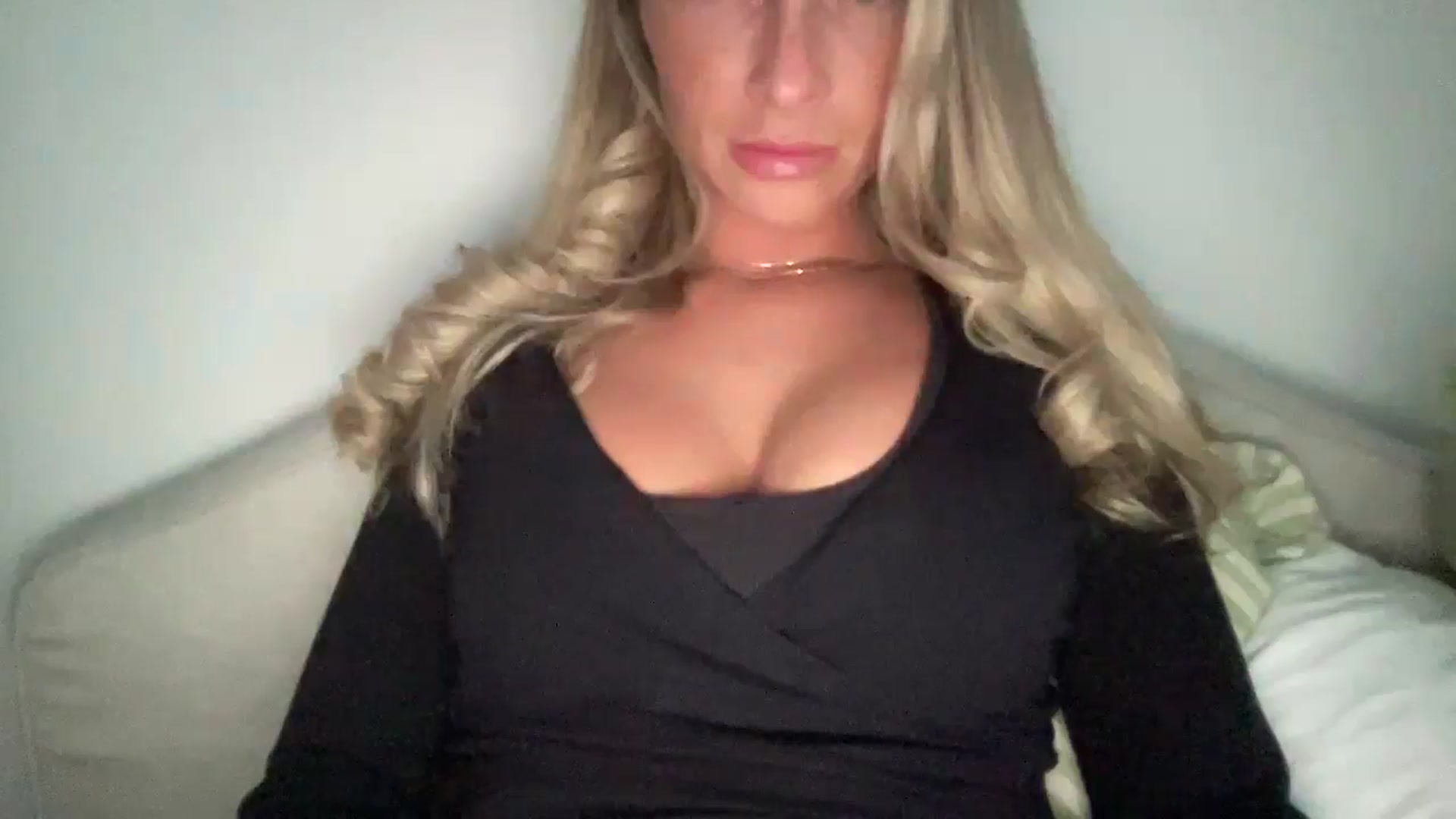 Gallery image thumbnail from MaySophiaa's myfreecams stream on, 04/16/2026, 17:07 image 19 of 20