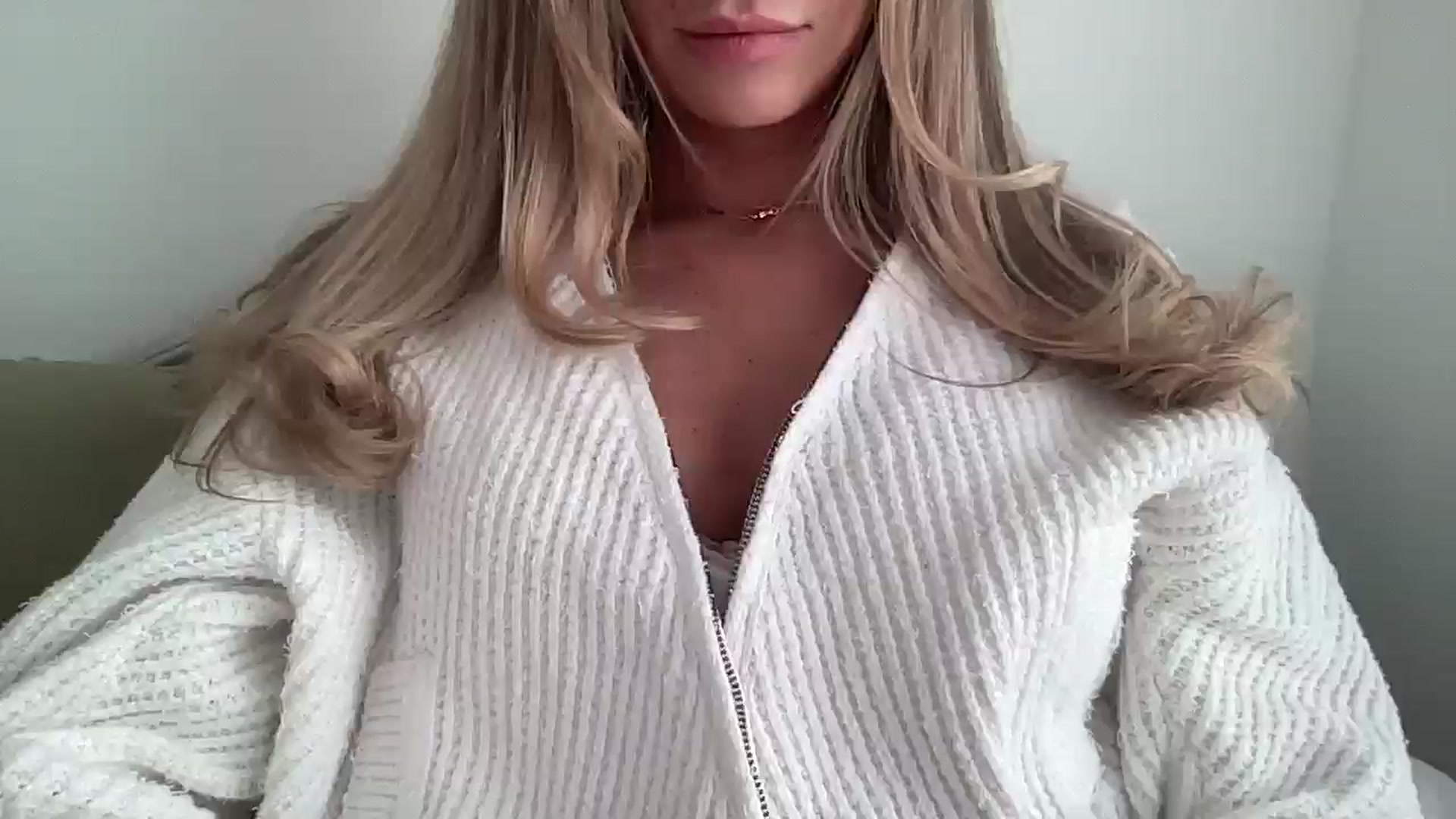 Gallery image thumbnail from MaySophiaa's myfreecams stream on, 04/20/2026, 15:02 image 16 of 20