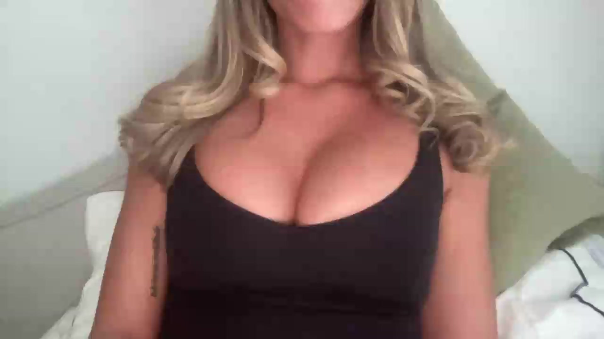 Gallery image thumbnail from MaySophiaa's myfreecams stream on, 05/12/2026, 13:11 image 1 of 20