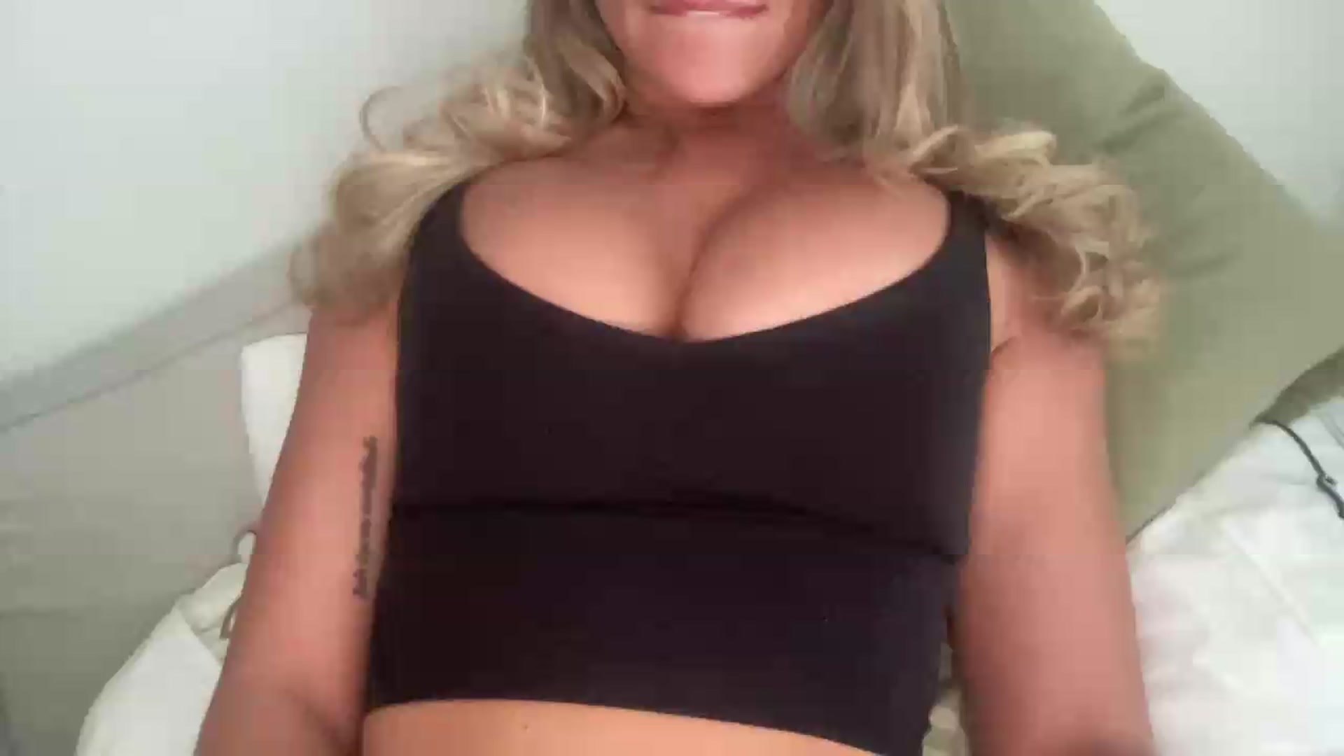 Gallery image thumbnail from MaySophiaa's myfreecams stream on, 05/12/2026, 13:11 image 4 of 20