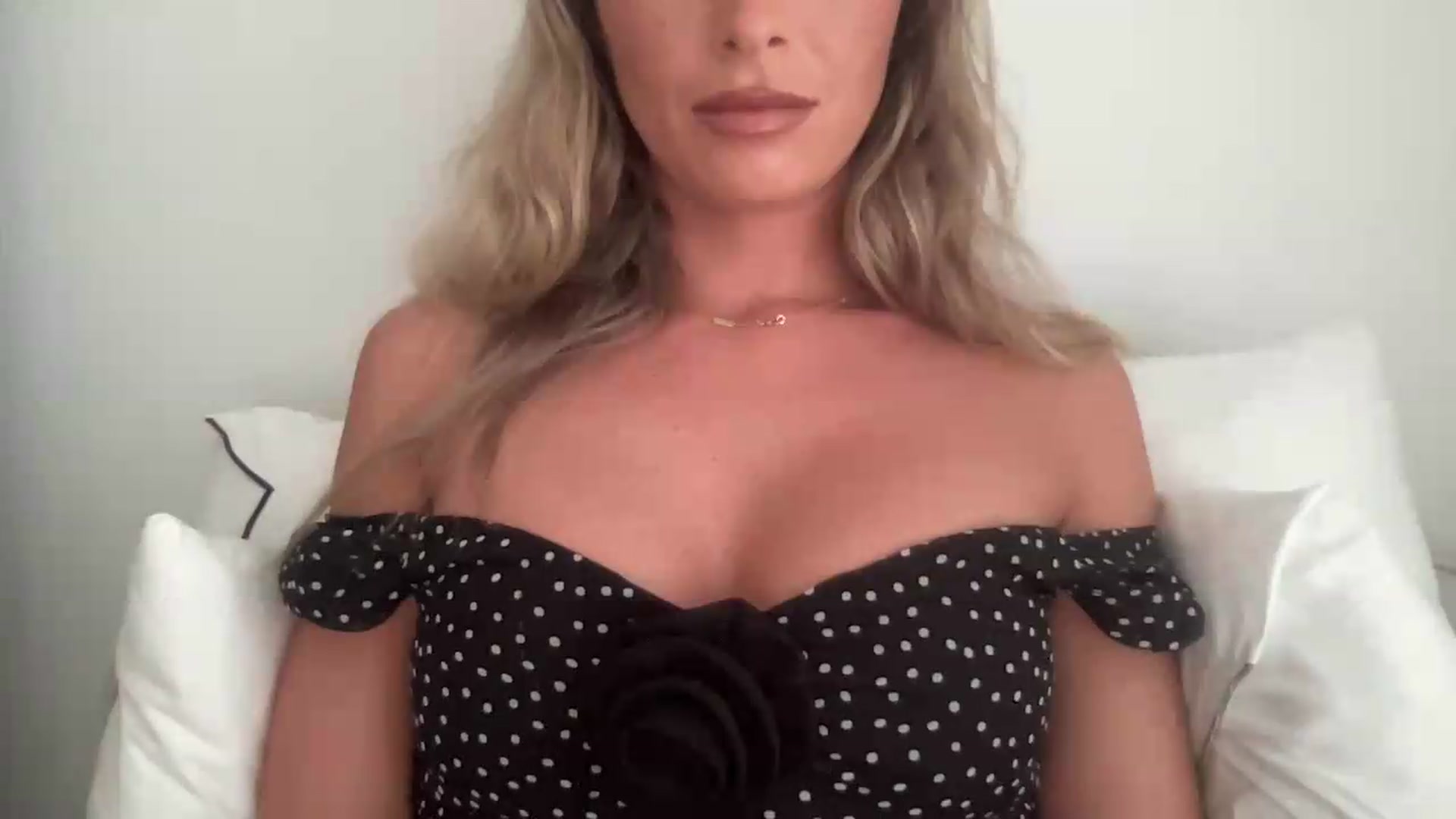 Gallery image thumbnail from MaySophiaa's myfreecams stream on, 07/18/2026, 16:07 image 7 of 20