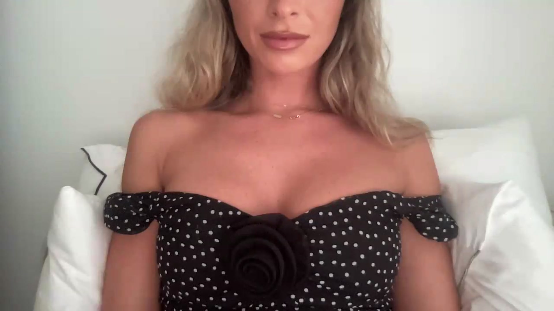 Gallery image thumbnail from MaySophiaa's myfreecams stream on, 07/18/2026, 16:07 image 12 of 20