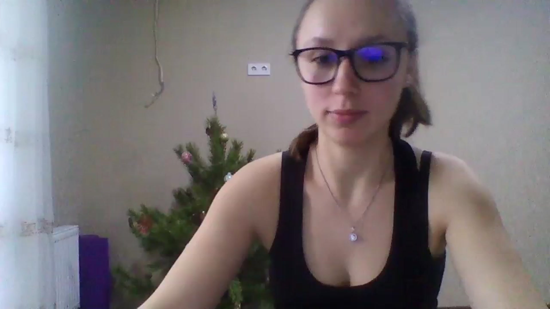 Gallery image thumbnail from May_angel1's myfreecams stream on, 01/04/2024, 08:52 image 14 of 20
