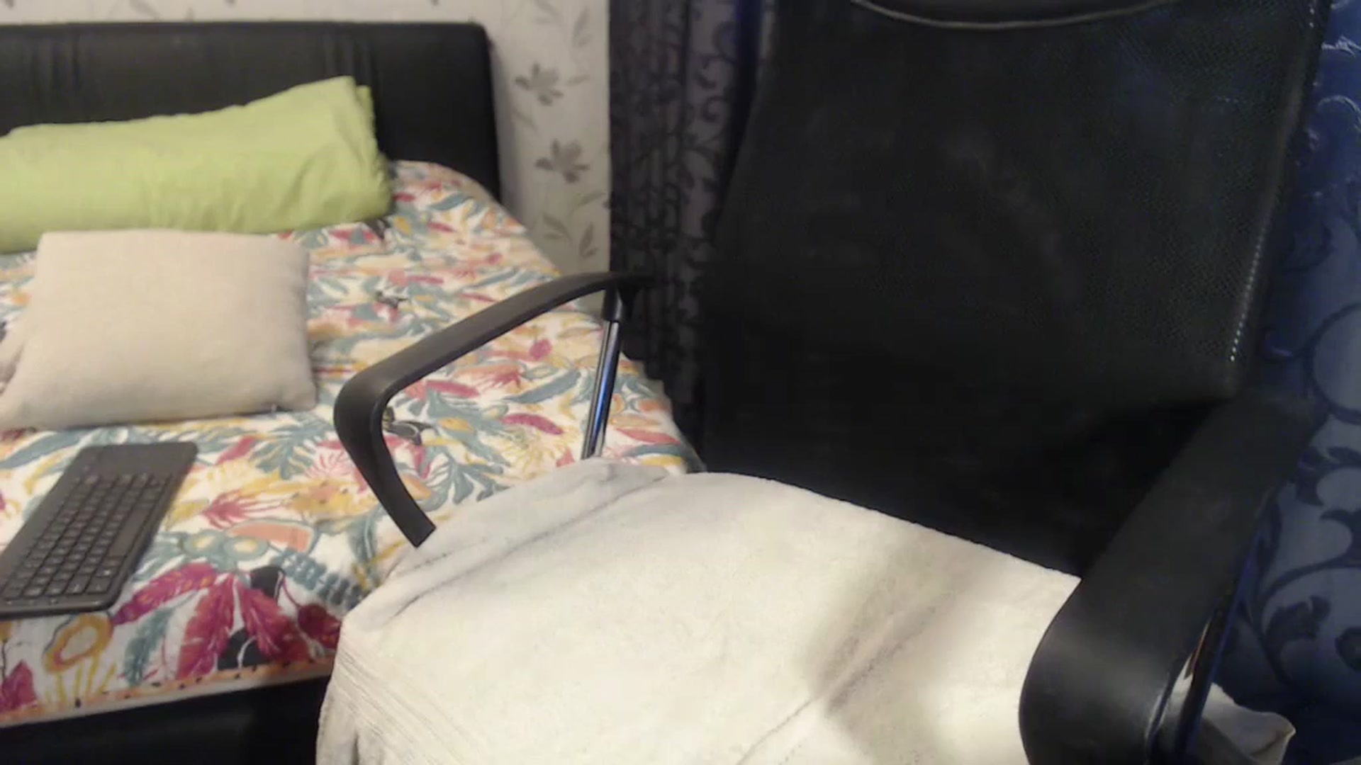 Gallery image thumbnail from Maya19fun's myfreecams stream on, 04/02/2025, 07:51 image 11 of 20