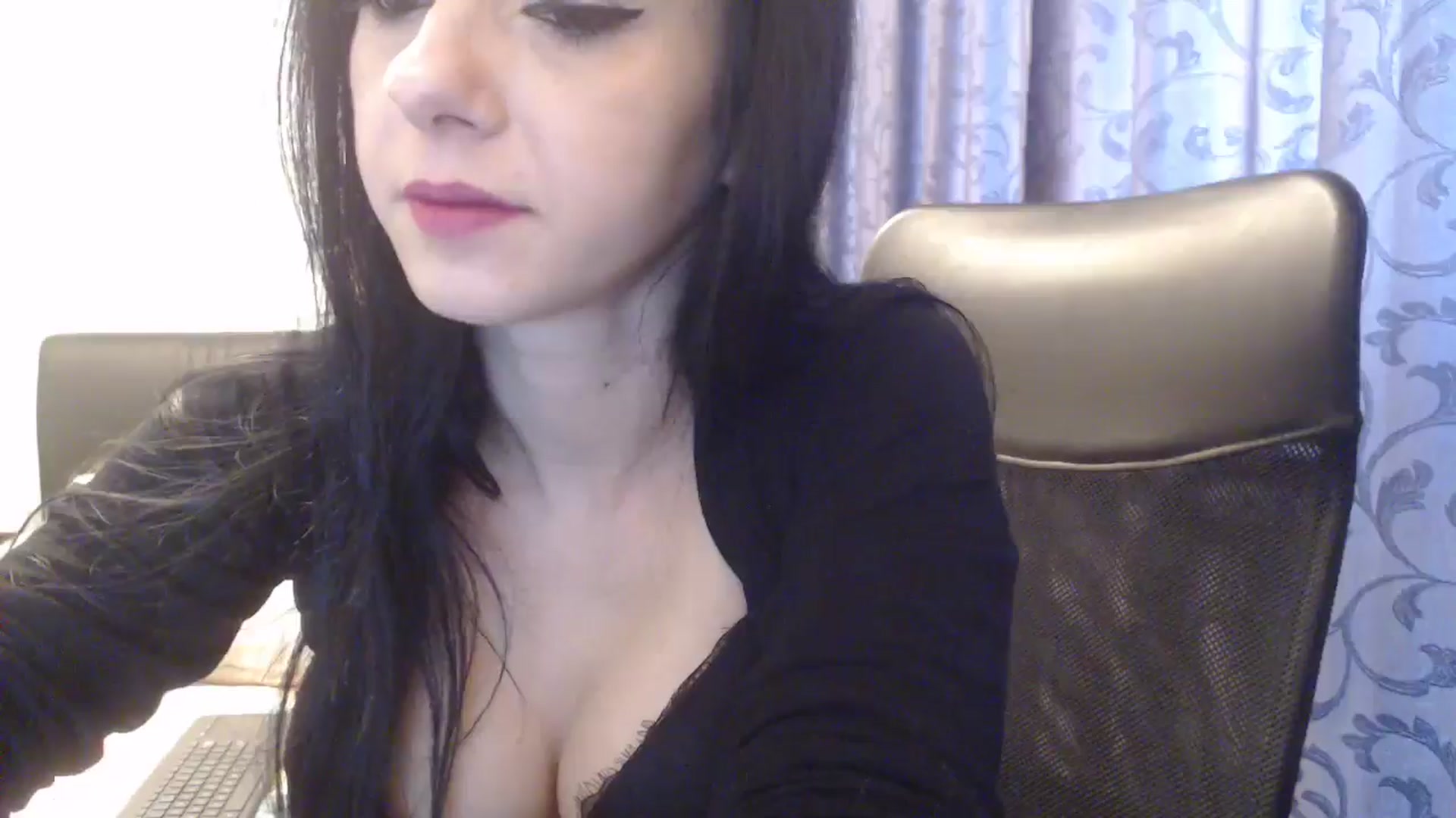 Gallery image thumbnail from Maya19fun's myfreecams stream on, 04/16/2025, 07:42 image 7 of 20