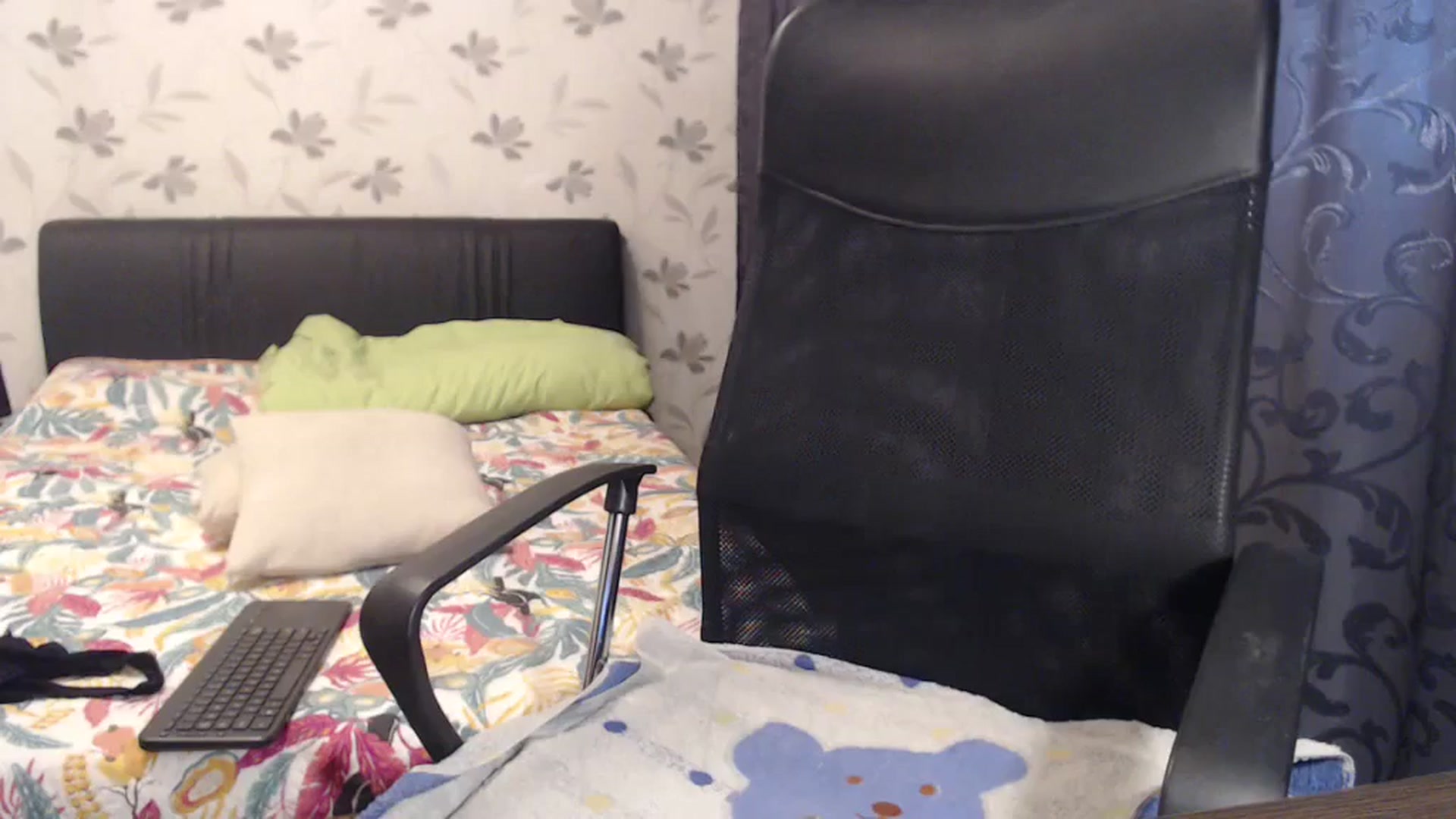 Gallery image thumbnail from Maya19fun's myfreecams stream on, 05/13/2025, 15:54 image 1 of 20