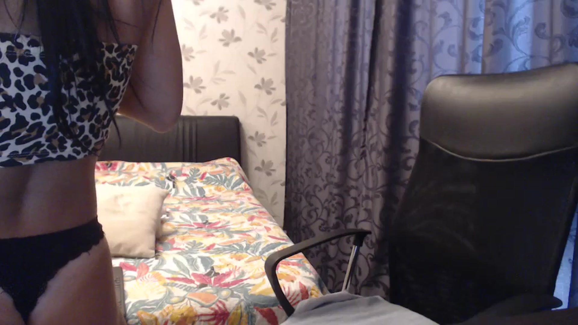 Gallery image thumbnail from Maya19fun's myfreecams stream on, 07/08/2025, 07:20 image 14 of 20
