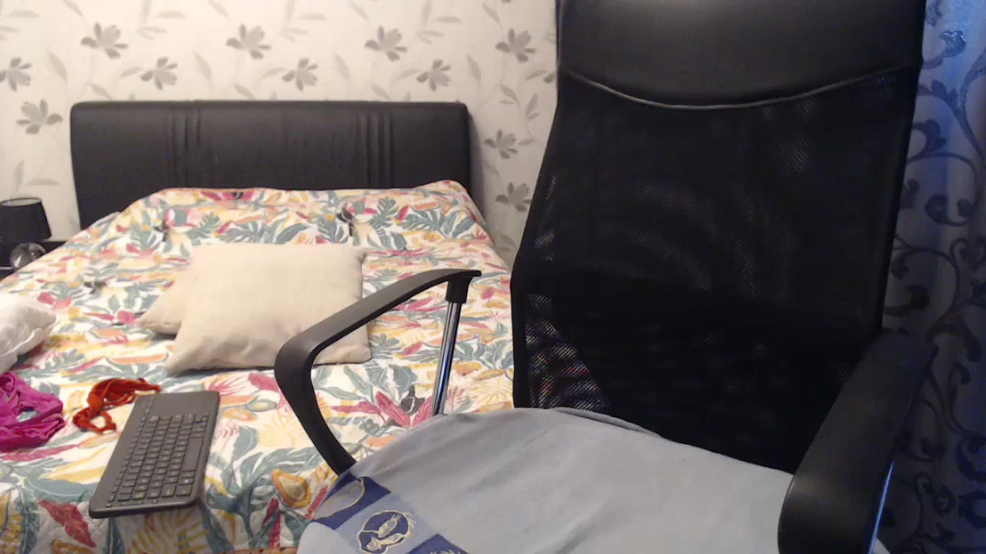 Gallery image thumbnail from Maya19fun's myfreecams stream on, 07/11/2025, 07:40 image 12 of 20