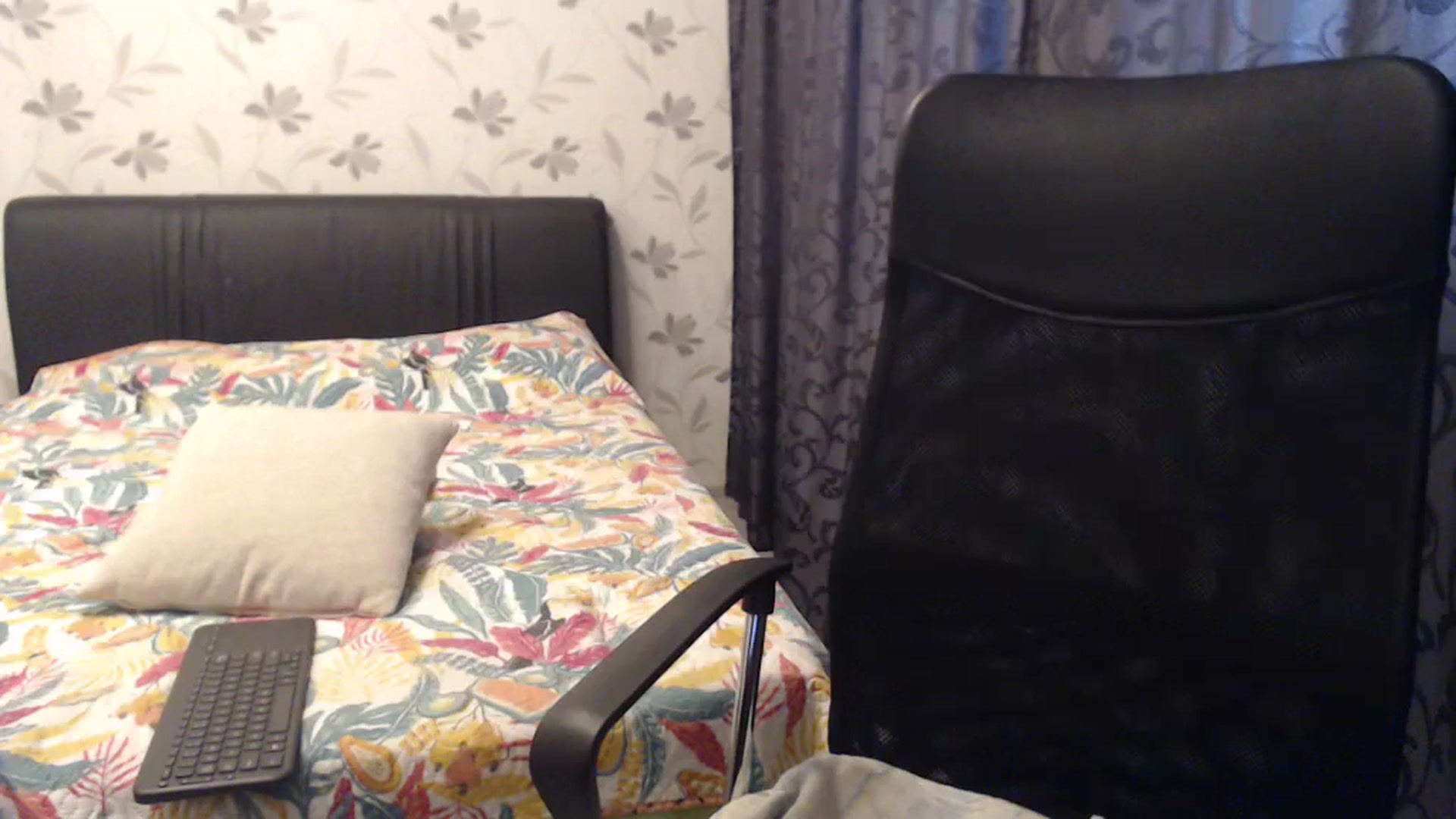 Gallery image thumbnail from Maya19fun's myfreecams stream on, 07/22/2025, 15:15 image 7 of 20