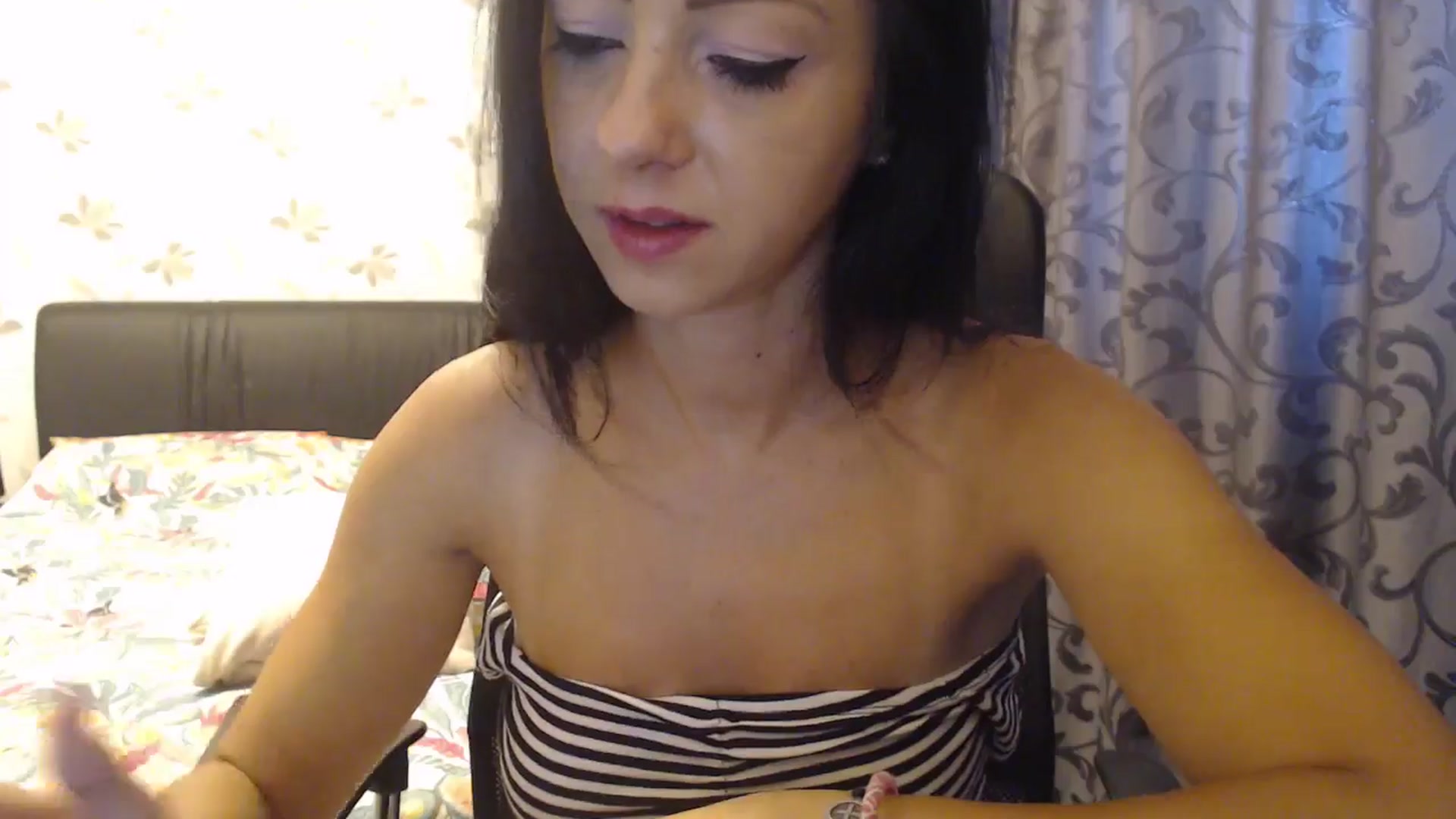Gallery image thumbnail from Maya19fun's myfreecams stream on, 08/10/2025, 07:59 image 9 of 20