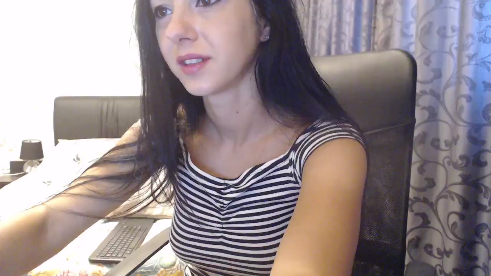 Gallery image thumbnail from Maya19fun's myfreecams stream on, 08/10/2025, 07:59 image 2 of 20