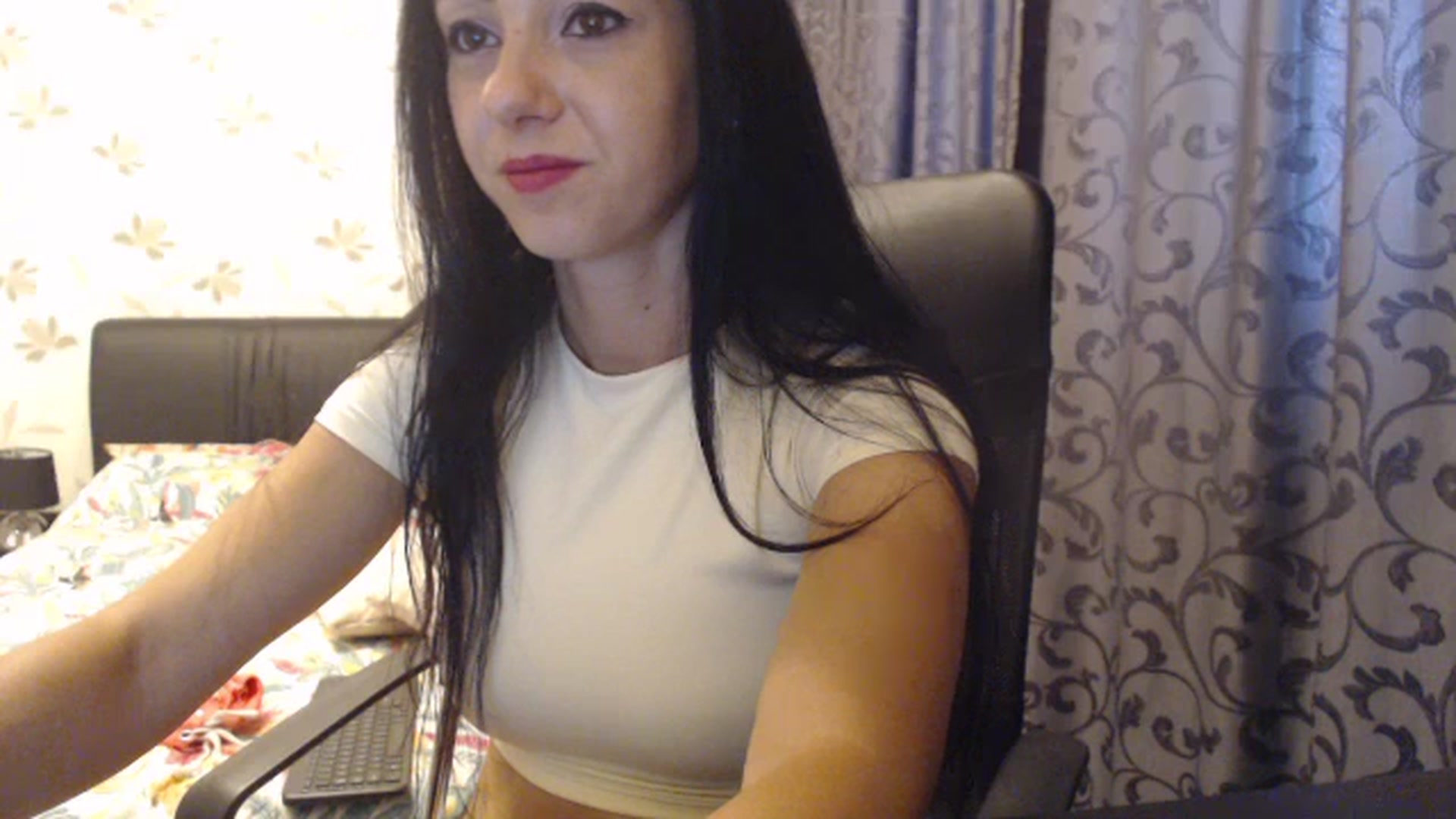 Gallery image thumbnail from Maya19fun's myfreecams stream on, 08/10/2025, 14:03 image 17 of 20
