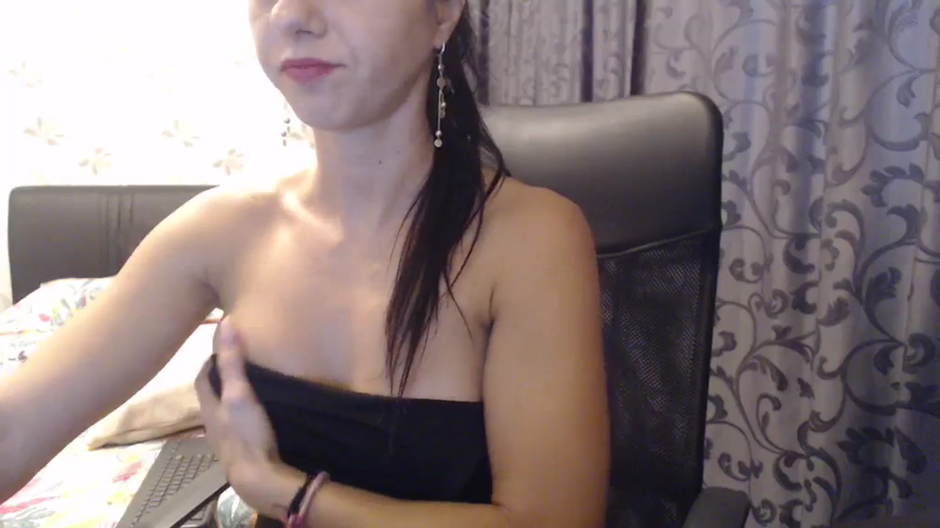 Gallery image thumbnail from Maya19fun's myfreecams stream on, 10/08/2025, 13:07 image 14 of 20