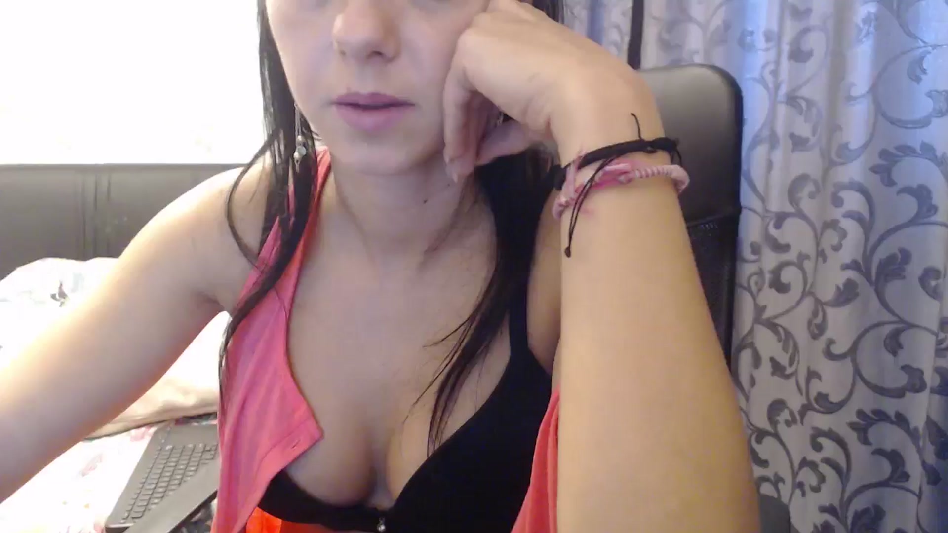 Gallery image thumbnail from Maya19fun's myfreecams stream on, 10/10/2025, 07:13 image 19 of 20