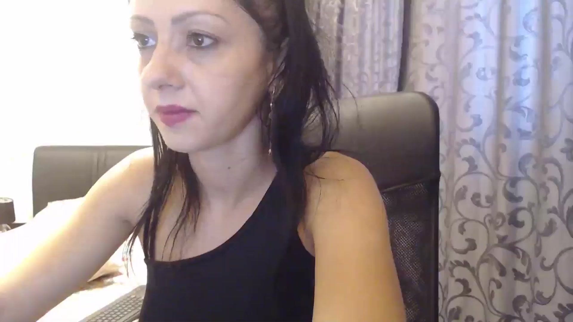 Gallery image thumbnail from Maya19fun's myfreecams stream on, 10/10/2025, 12:50 image 15 of 20