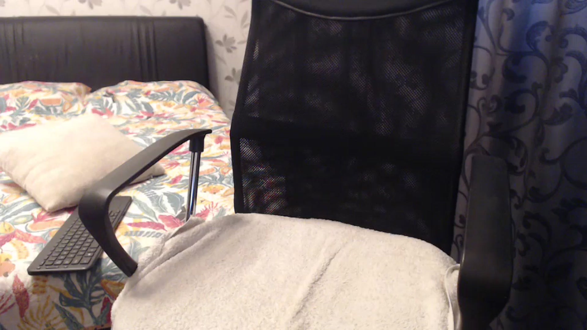 Gallery image thumbnail from Maya19fun's myfreecams stream on, 10/12/2025, 14:25 image 5 of 20