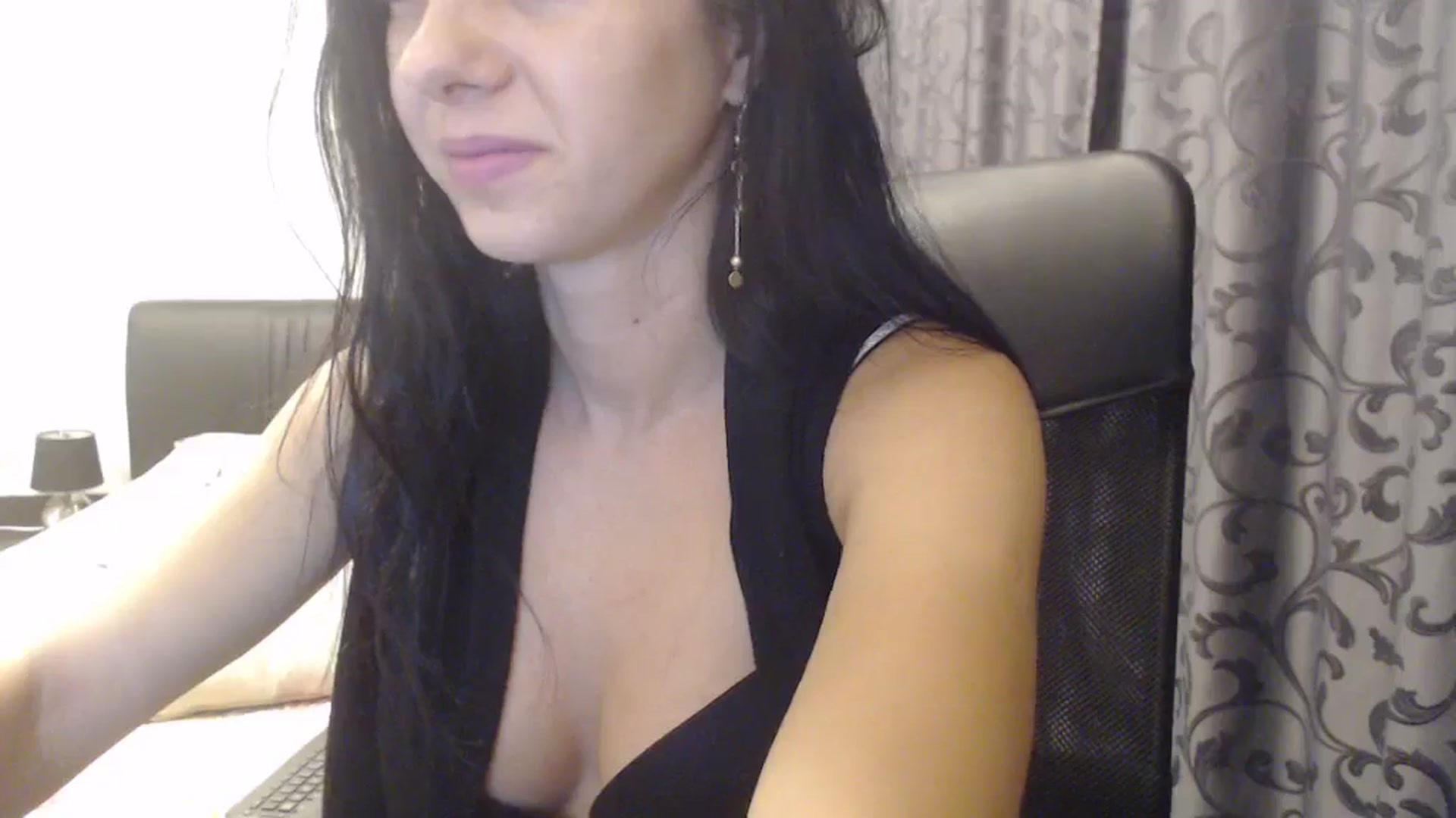 Gallery image thumbnail from Maya19fun's myfreecams stream on, 10/25/2025, 20:21 image 16 of 20