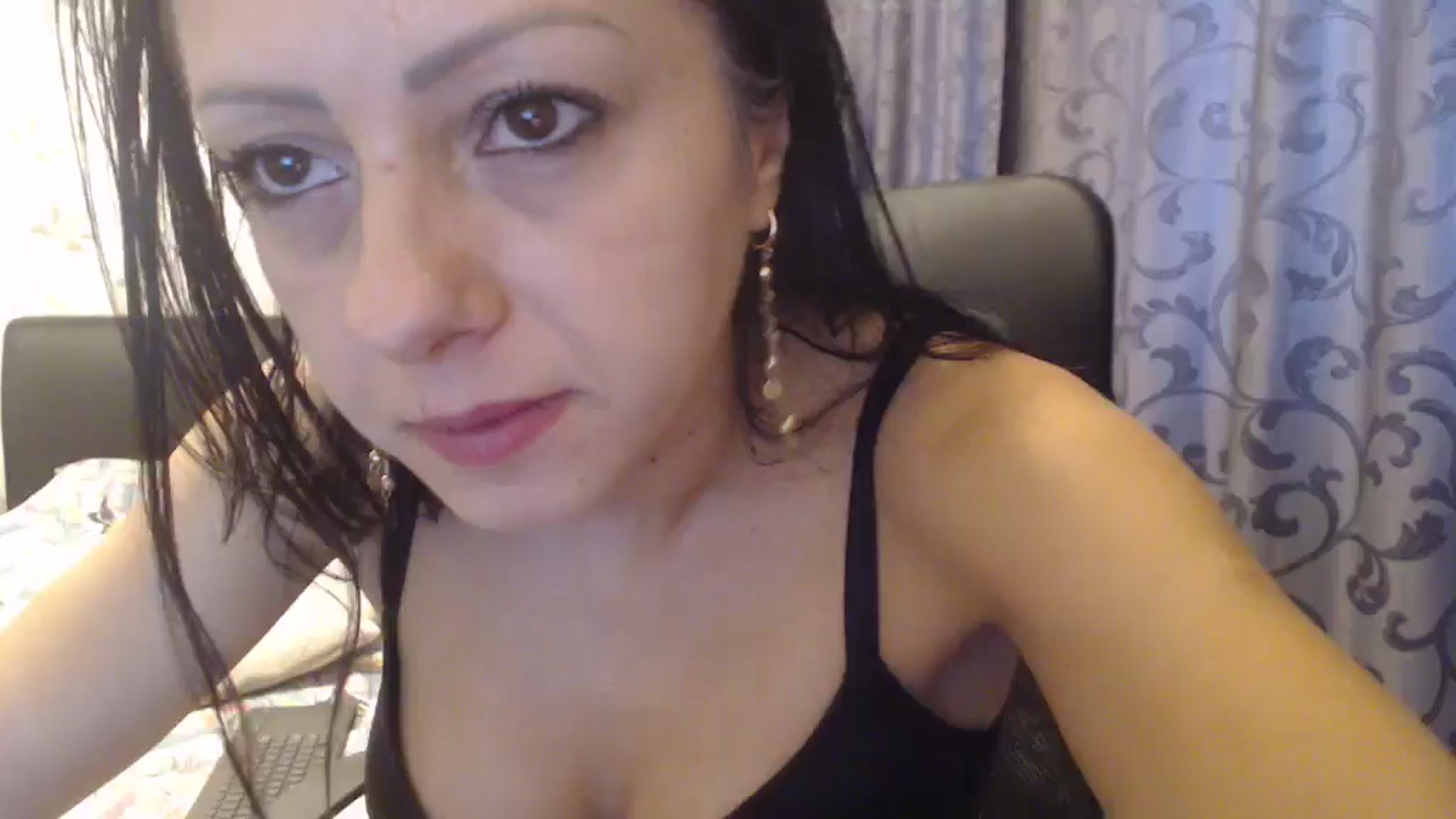 Gallery image thumbnail from Maya19fun's myfreecams stream on, 10/28/2025, 07:20 image 12 of 20