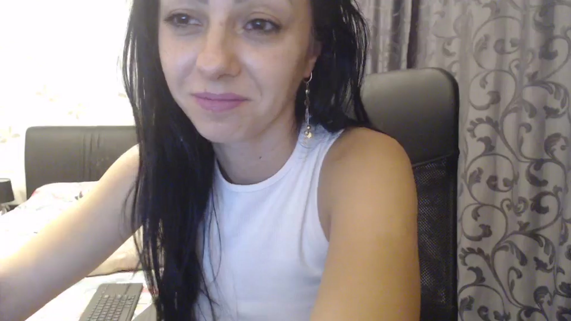 Gallery image thumbnail from Maya19fun's myfreecams stream on, 11/04/2025, 17:18 image 9 of 20