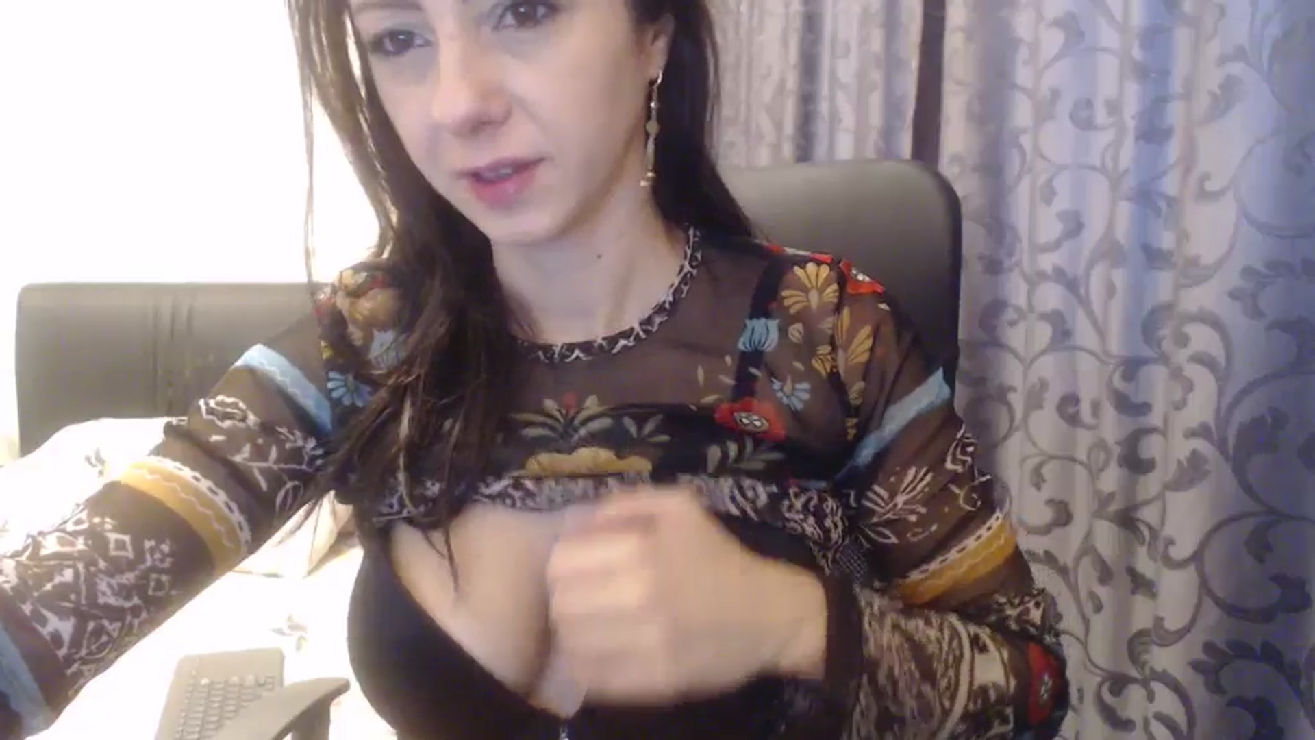 Gallery image thumbnail from Maya19fun's myfreecams stream on, 11/28/2025, 08:39 image 7 of 20