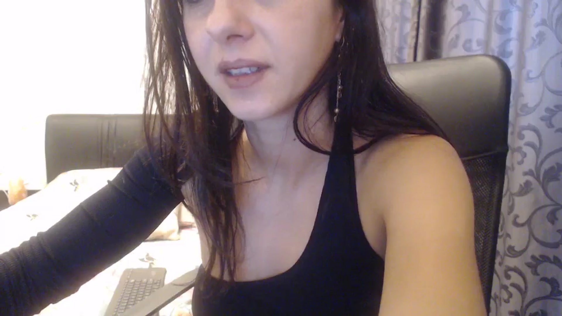 Gallery image thumbnail from Maya19fun's myfreecams stream on, 12/05/2025, 09:03 image 2 of 20