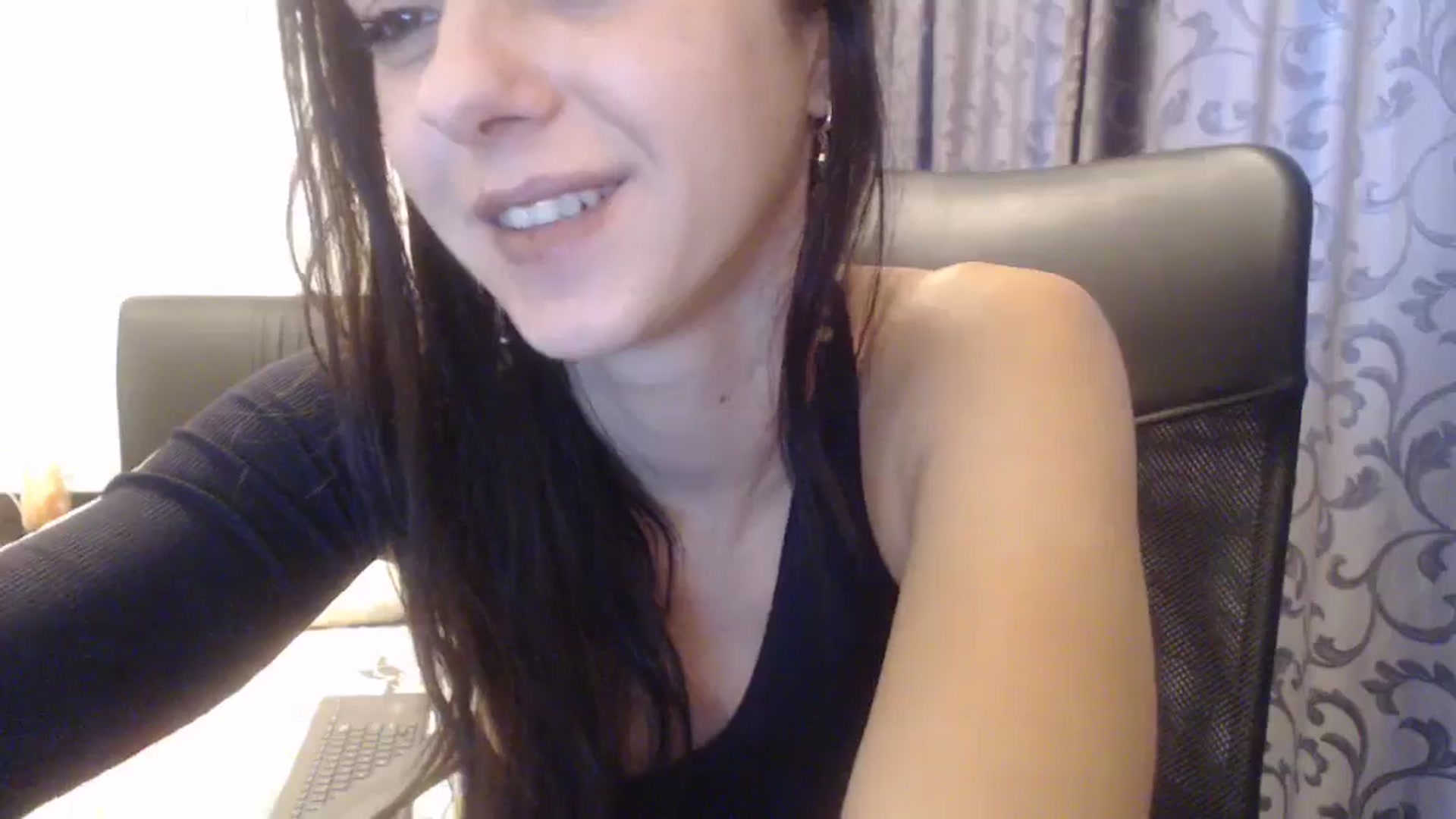 Gallery image thumbnail from Maya19fun's myfreecams stream on, 12/05/2025, 09:03 image 9 of 20