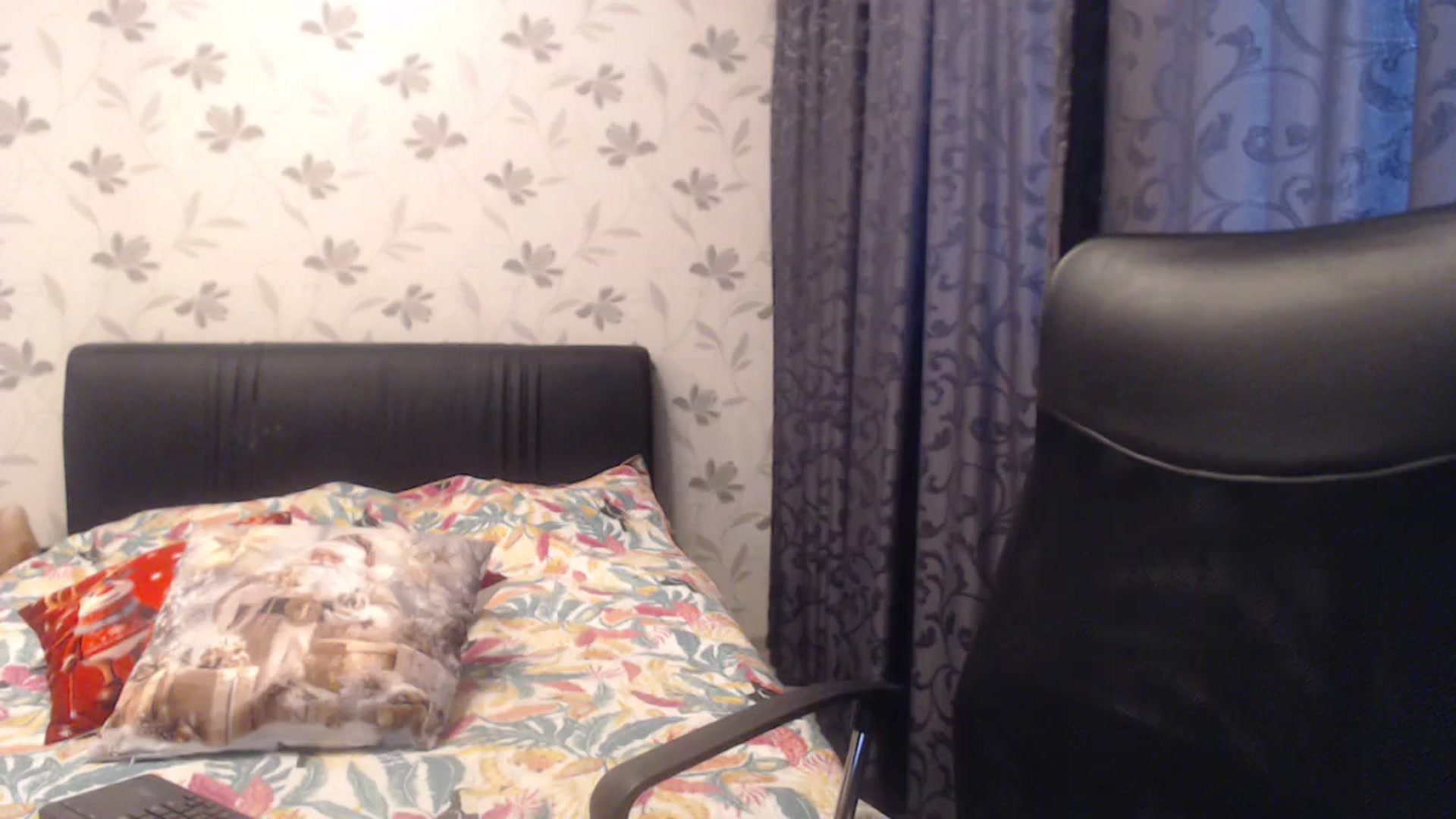 Gallery image thumbnail from Maya19fun's myfreecams stream on, 12/10/2025, 09:31 image 12 of 20