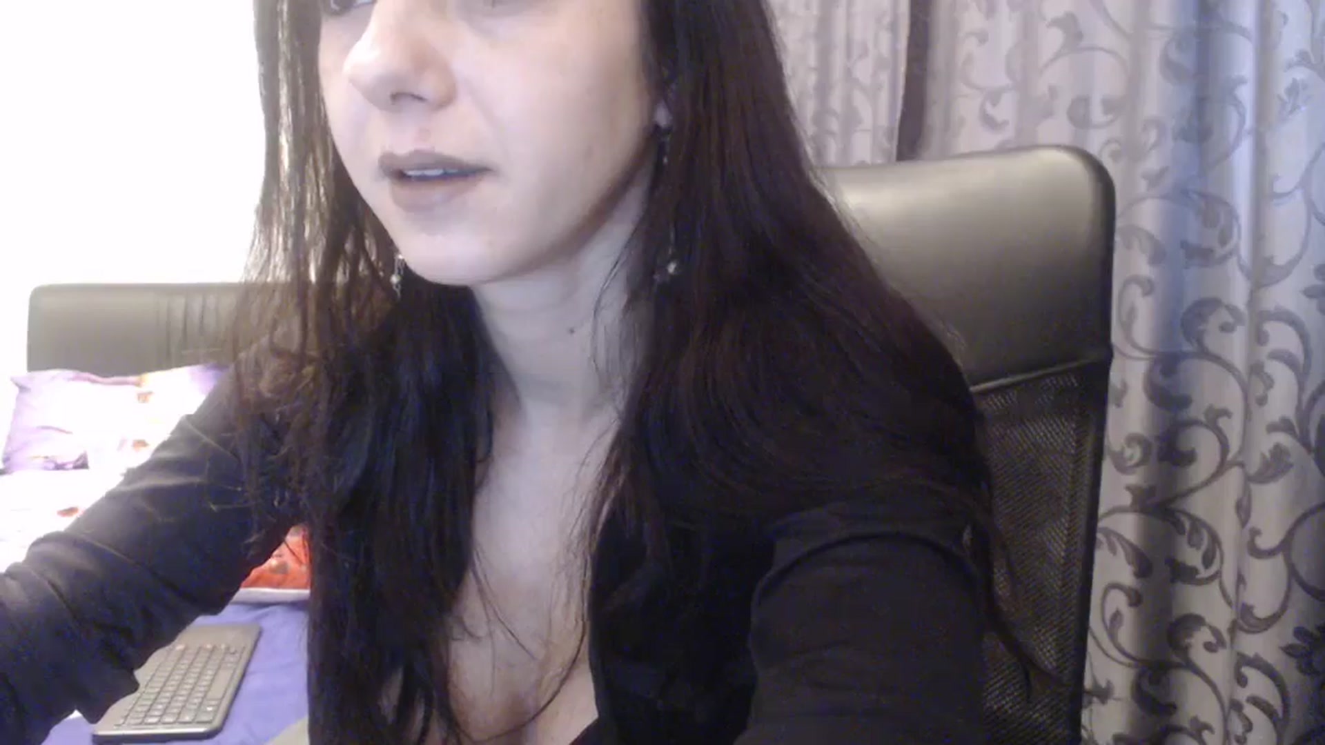 Gallery image thumbnail from Maya19fun's myfreecams stream on, 01/06/2026, 07:48 image 4 of 20