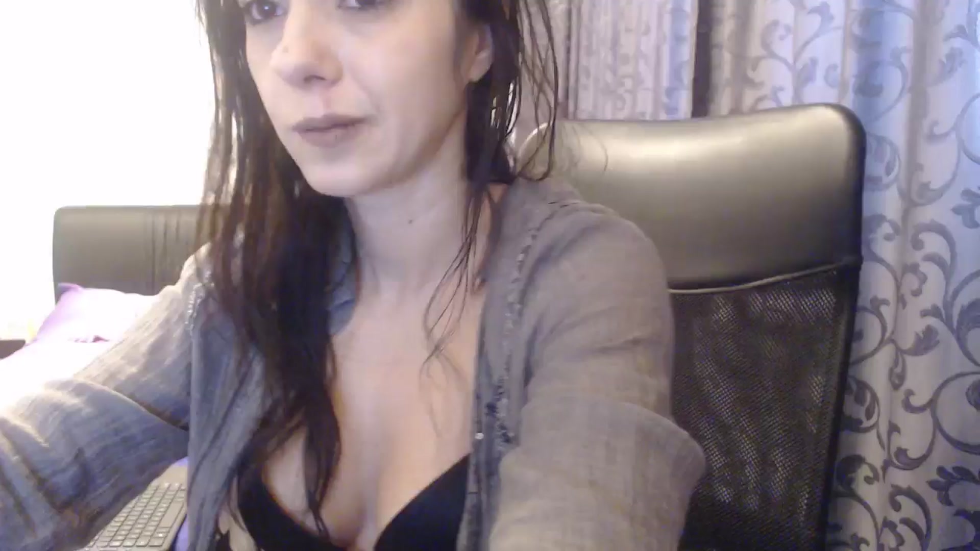 Gallery image thumbnail from Maya19fun's myfreecams stream on, 01/11/2026, 08:40 image 2 of 20
