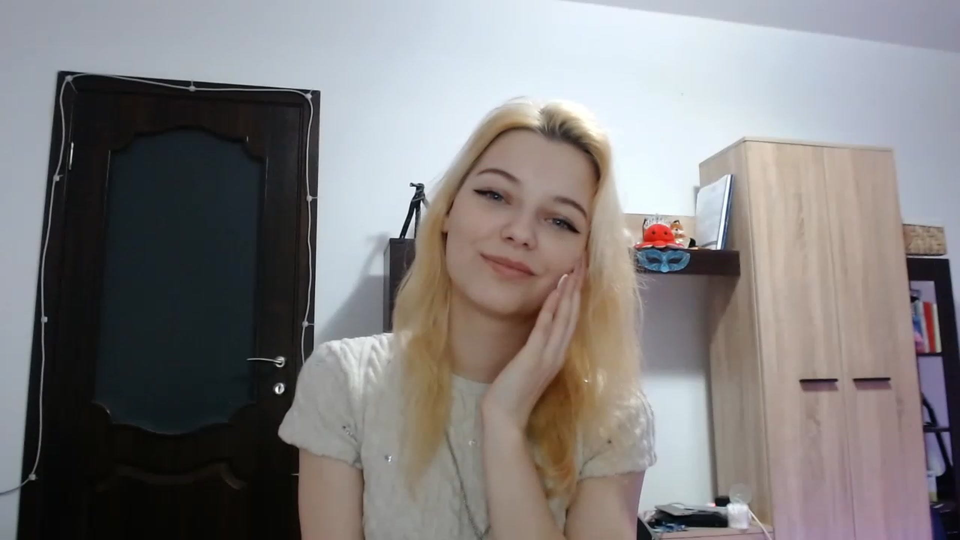 Gallery image thumbnail from MayaBash's myfreecams stream on, 02/07/2023, 18:06 image 13 of 20