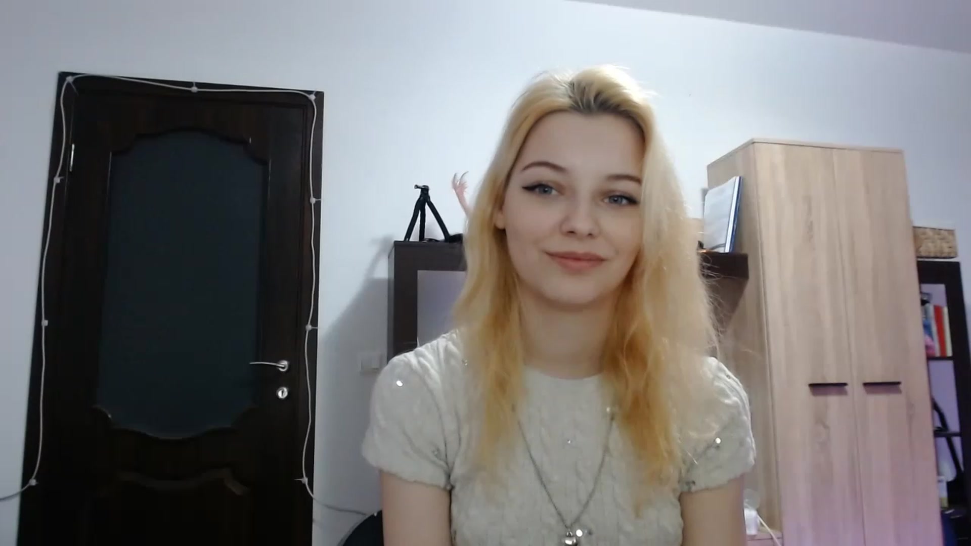 Gallery image thumbnail from MayaBash's myfreecams stream on, 02/07/2023, 18:06 image 14 of 20