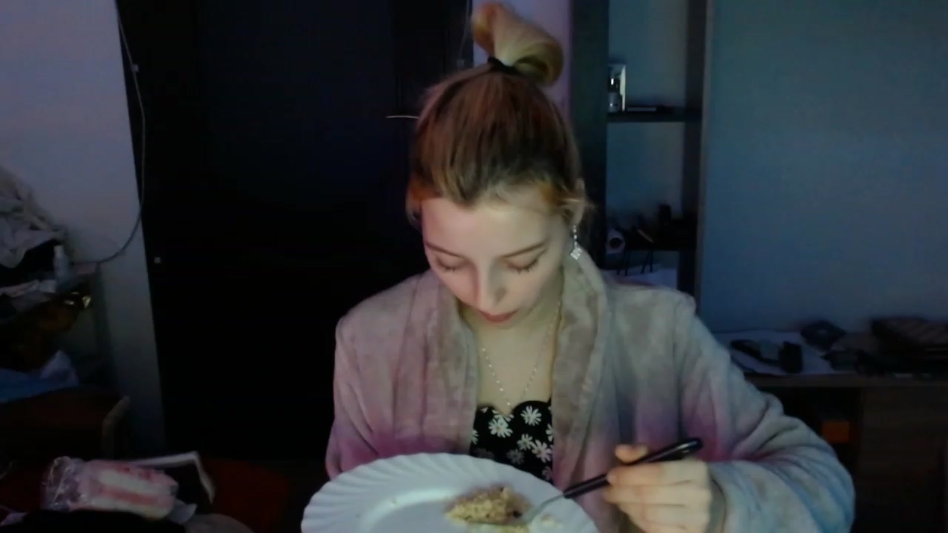 Gallery image thumbnail from MayaBash's myfreecams stream on, 03/04/2023, 17:18 image 14 of 20
