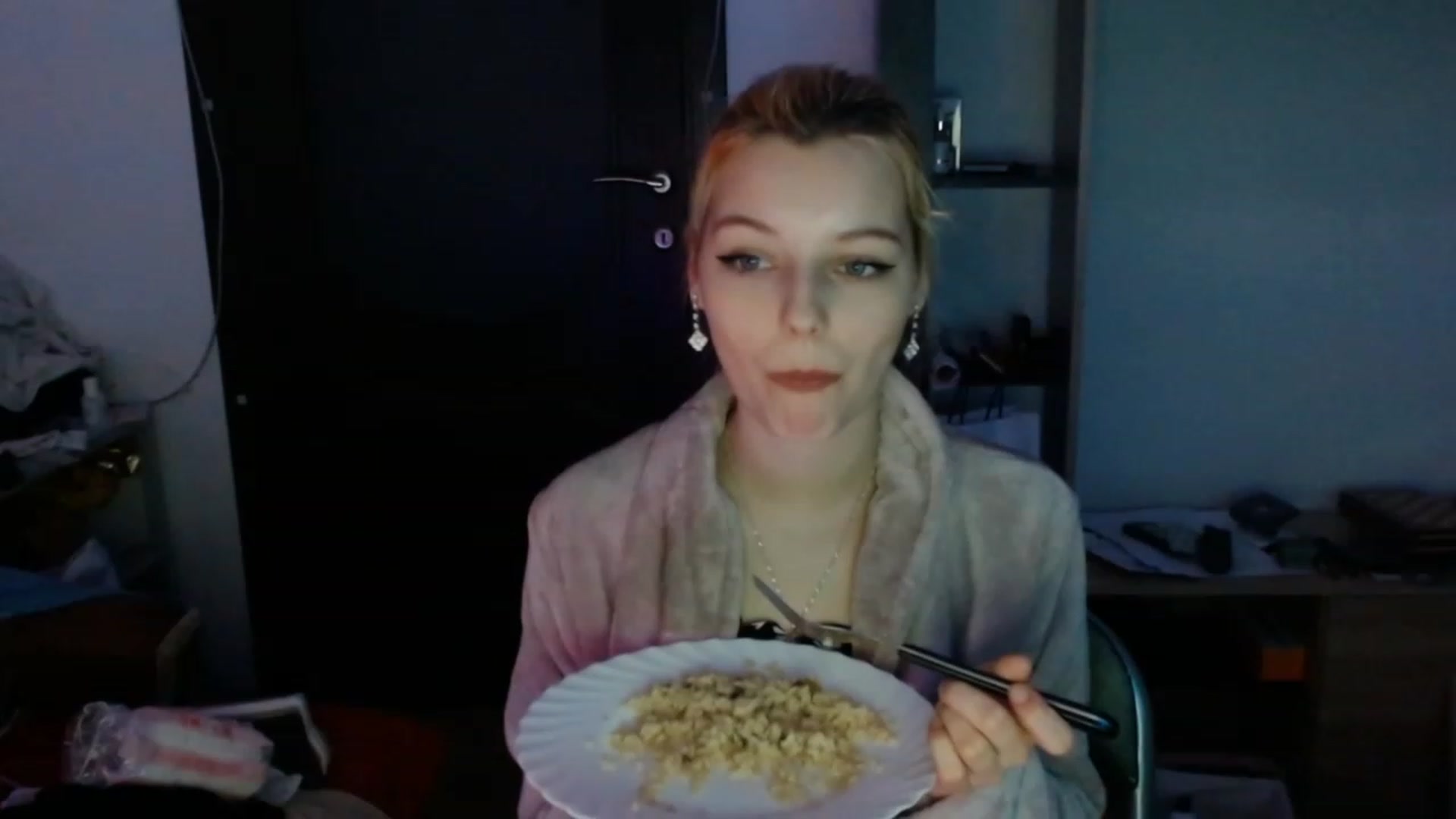 Gallery image thumbnail from MayaBash's myfreecams stream on, 03/04/2023, 17:18 image 12 of 20