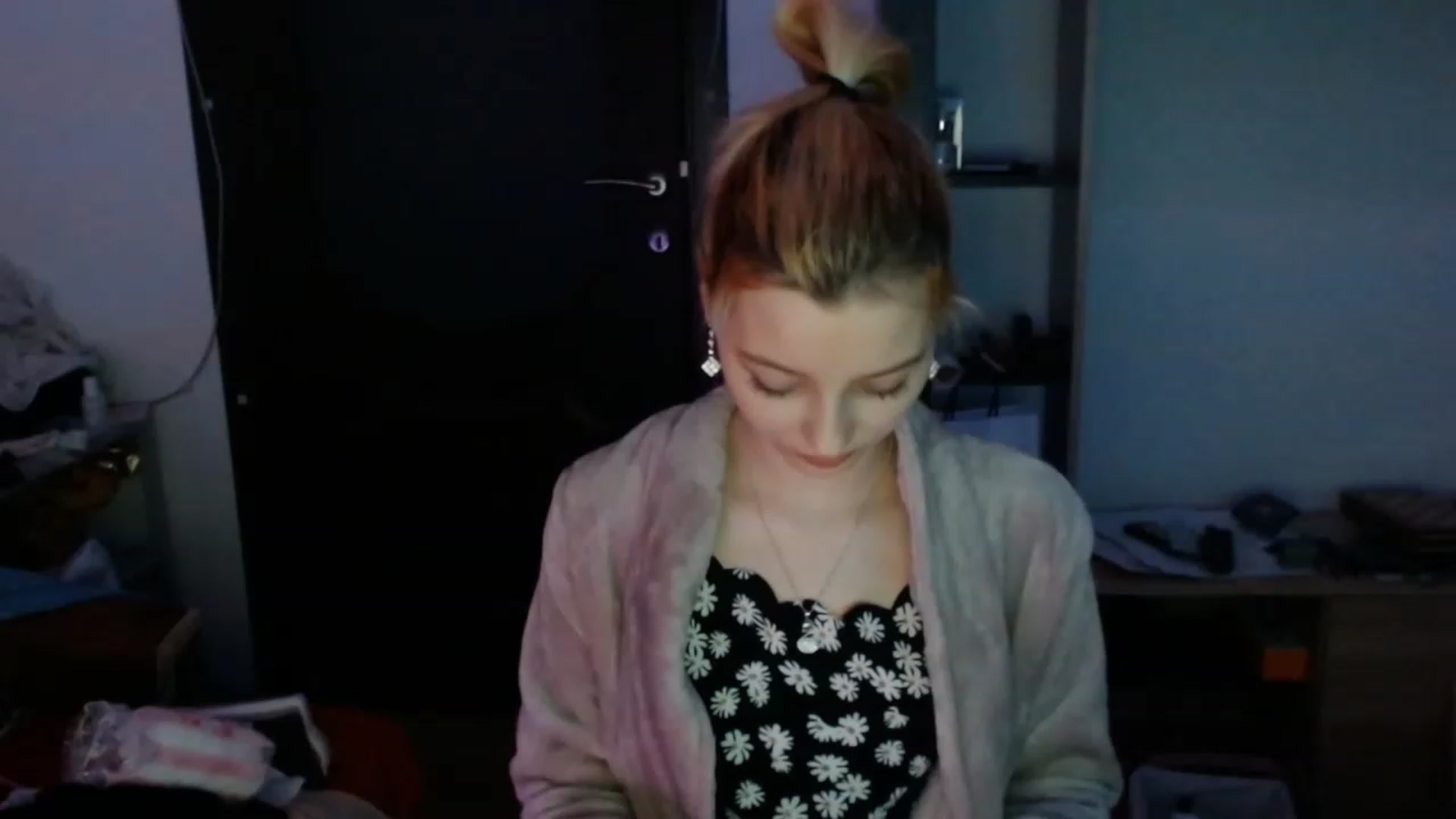 Gallery image thumbnail from MayaBash's myfreecams stream on, 03/04/2023, 17:18 image 2 of 20