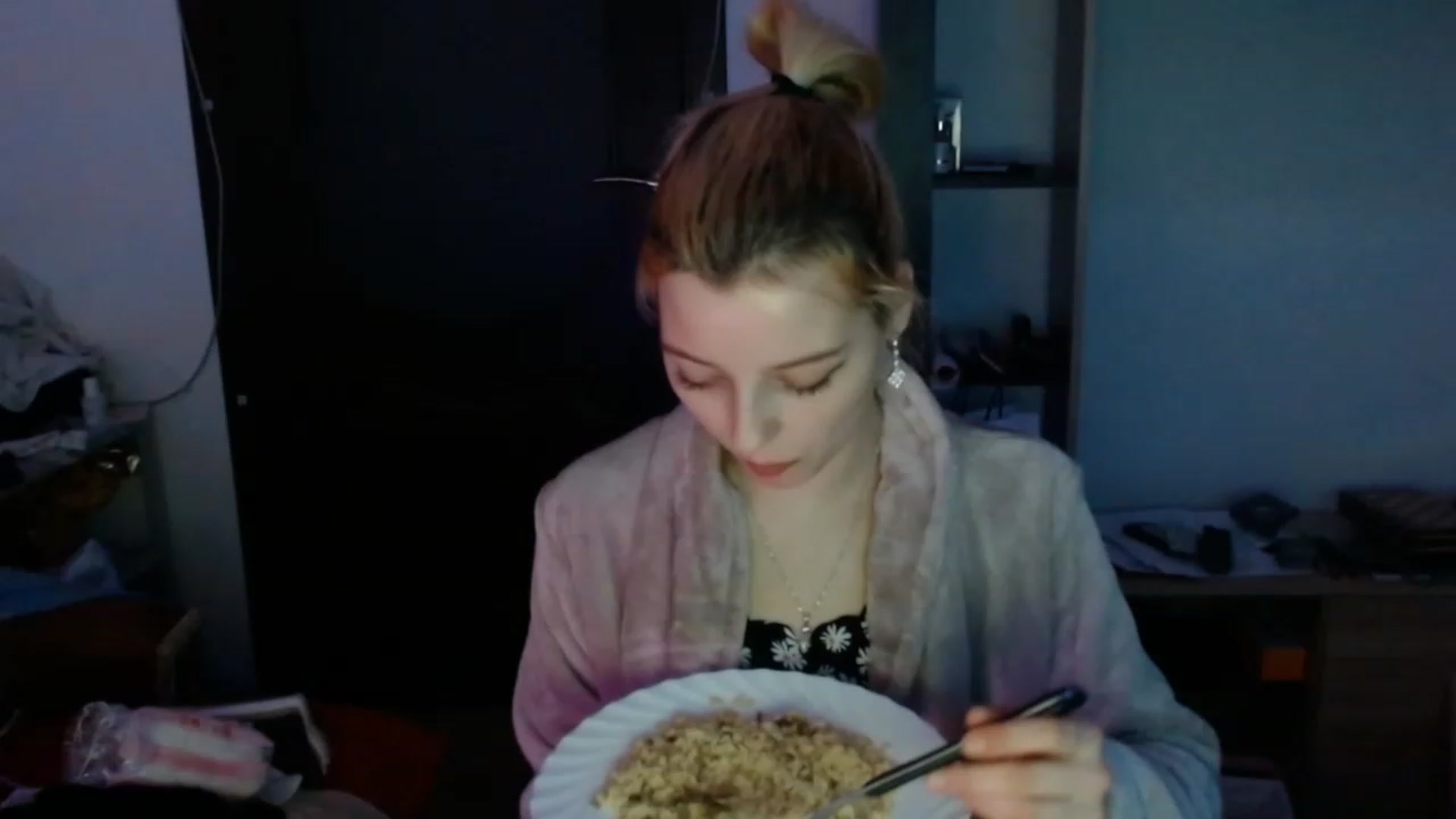 Gallery image thumbnail from MayaBash's myfreecams stream on, 03/04/2023, 17:18 image 11 of 20